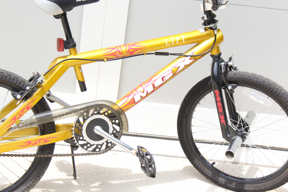 Mongoose MGX "Lift" Bicycle