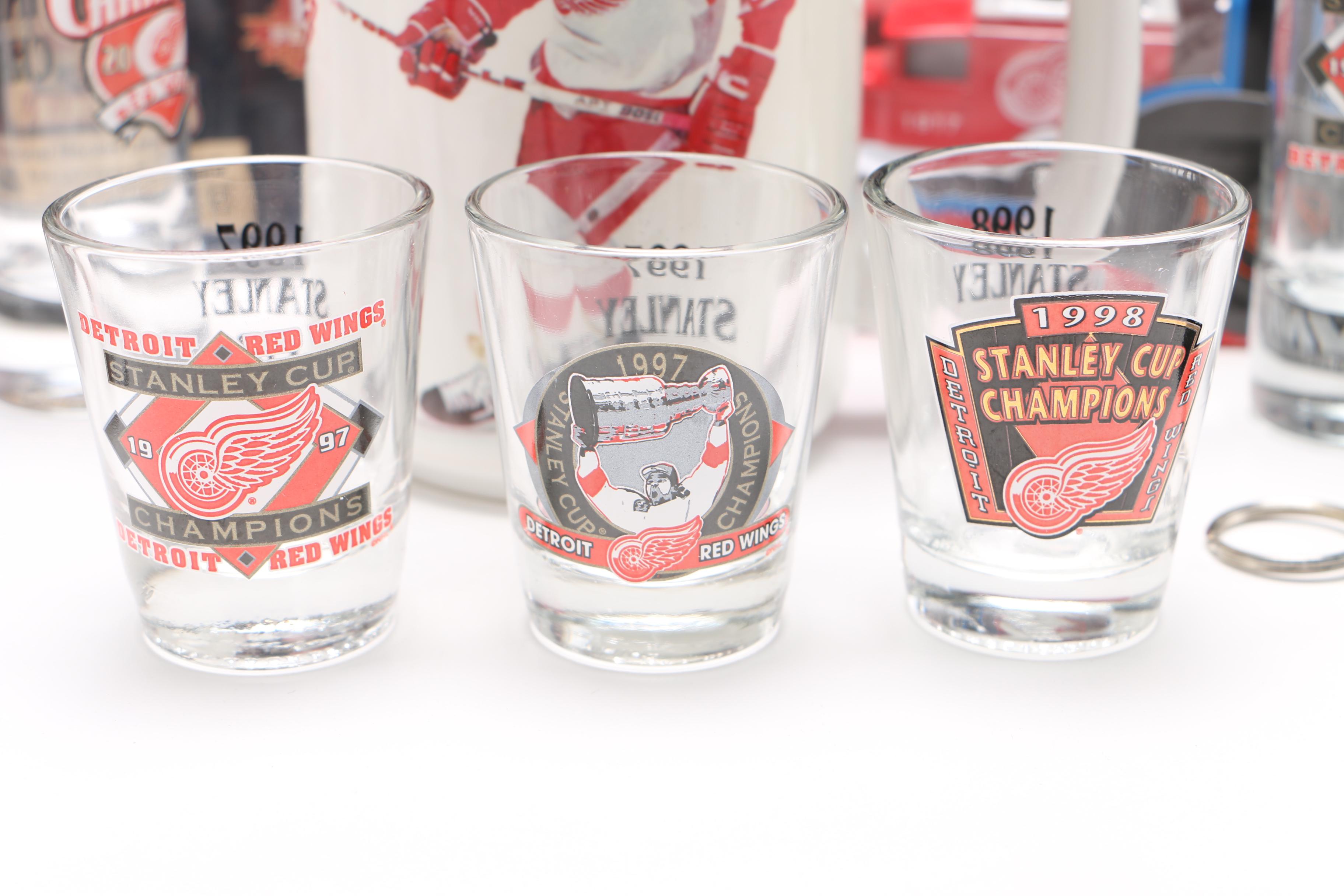 Assorted Detroit Red Wings Hockey Memorabilia