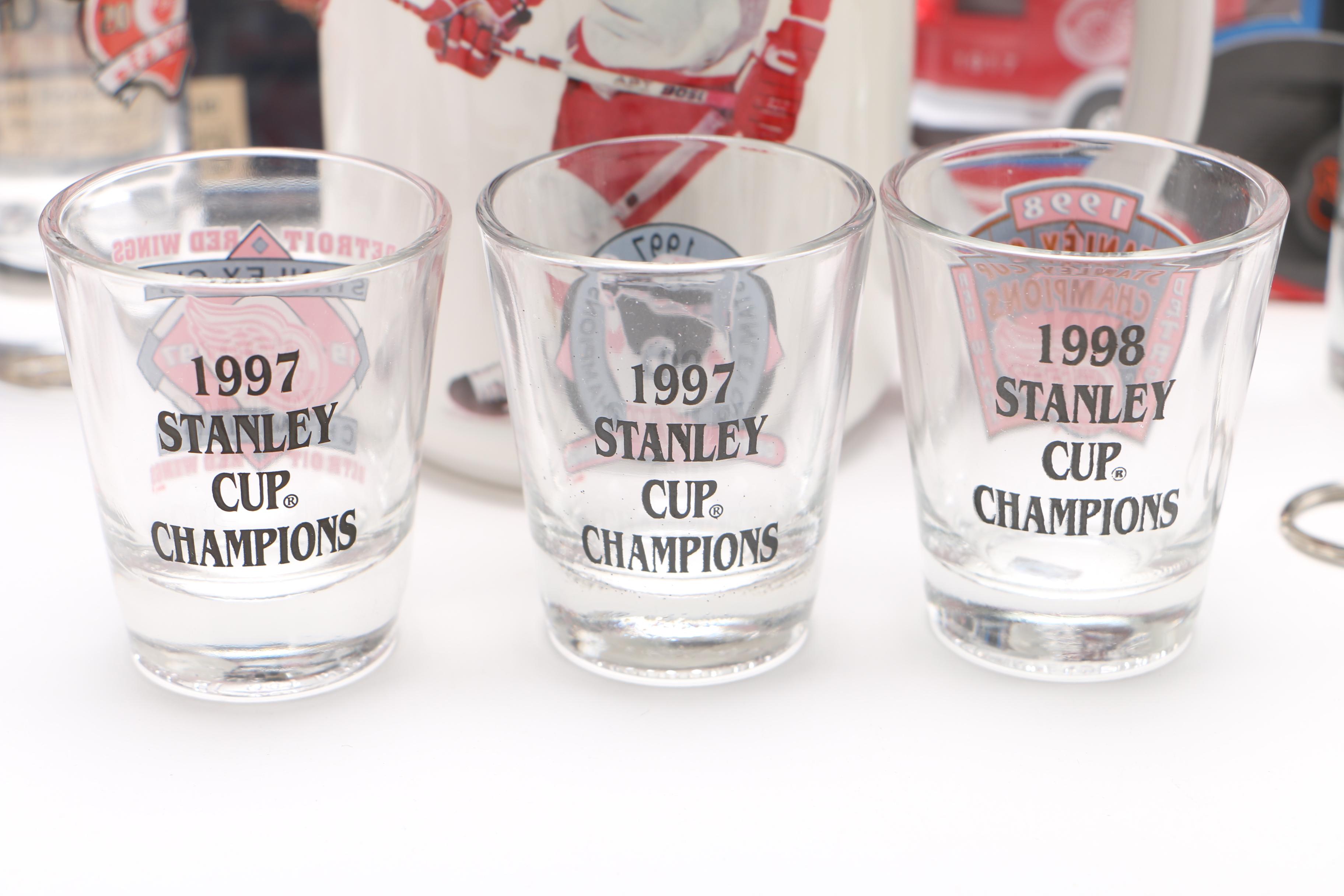 Assorted Detroit Red Wings Hockey Memorabilia