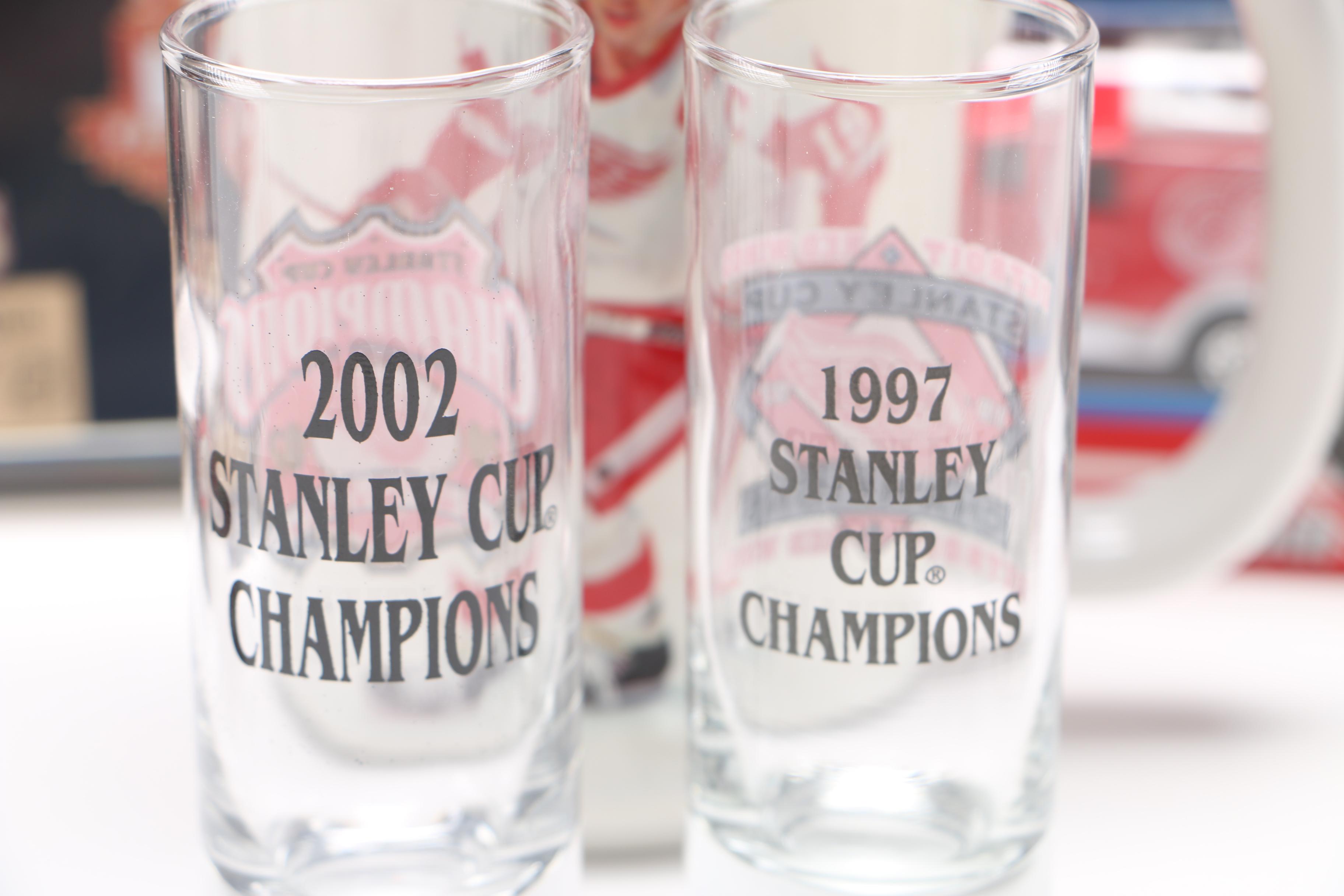 Assorted Detroit Red Wings Hockey Memorabilia