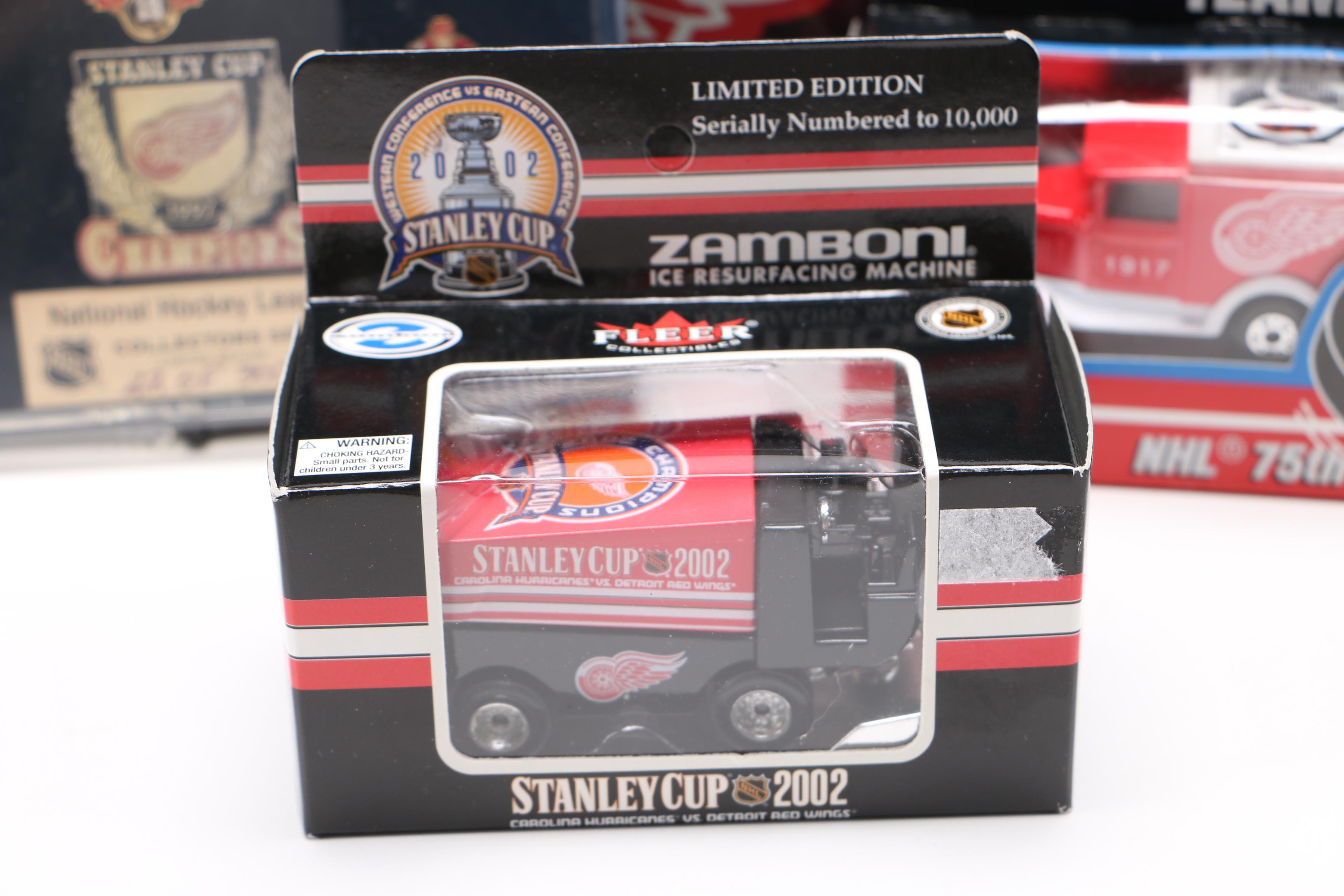 Assorted Detroit Red Wings Hockey Memorabilia