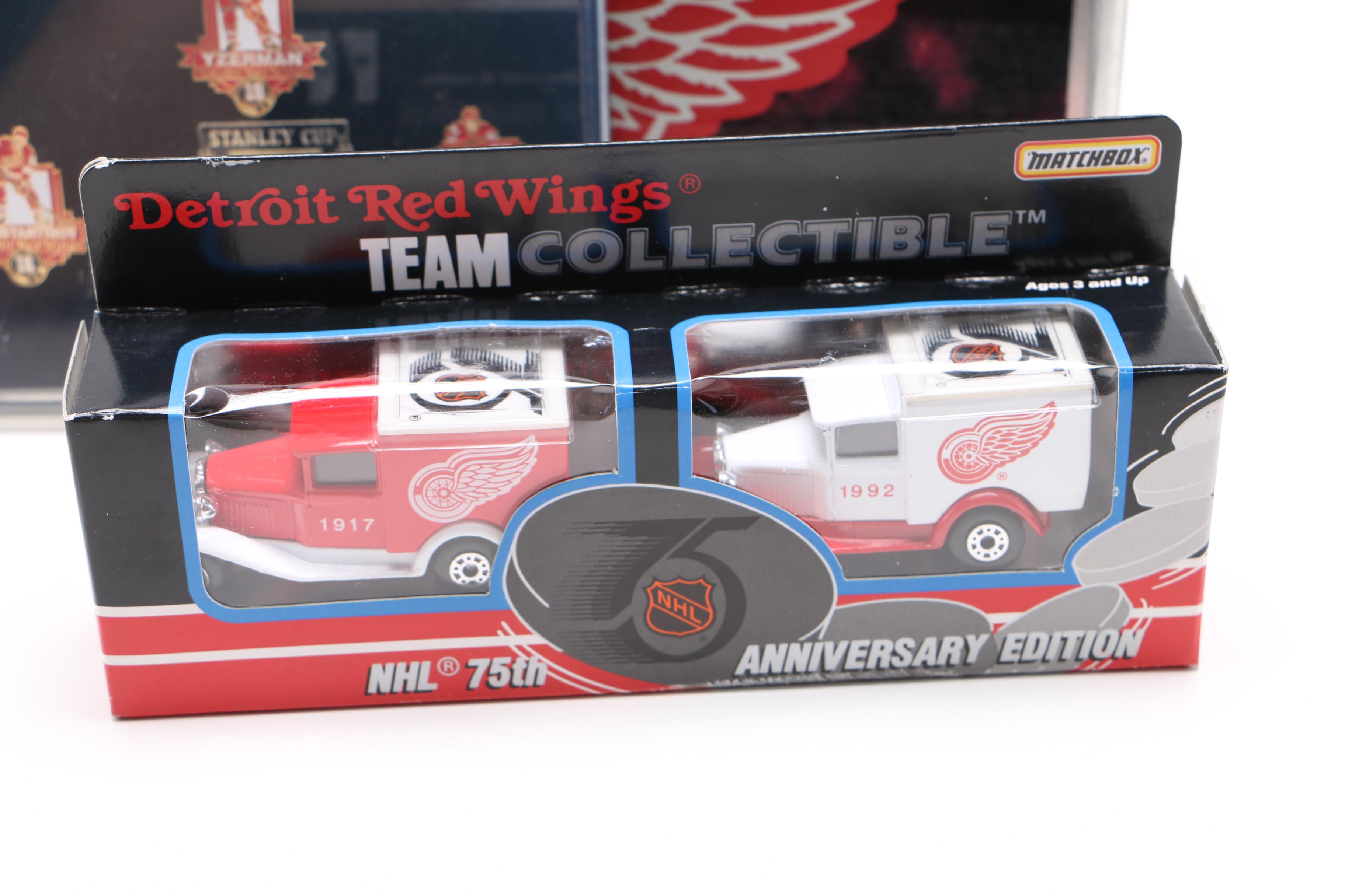 Assorted Detroit Red Wings Hockey Memorabilia