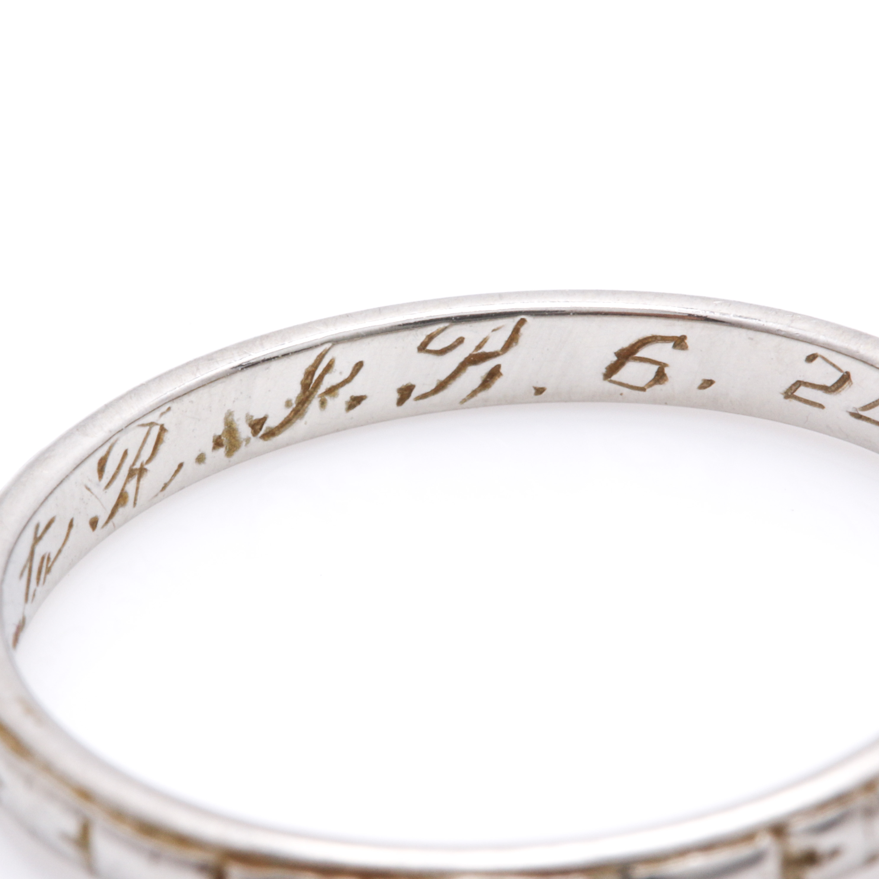 18K White Gold Cruciform Band