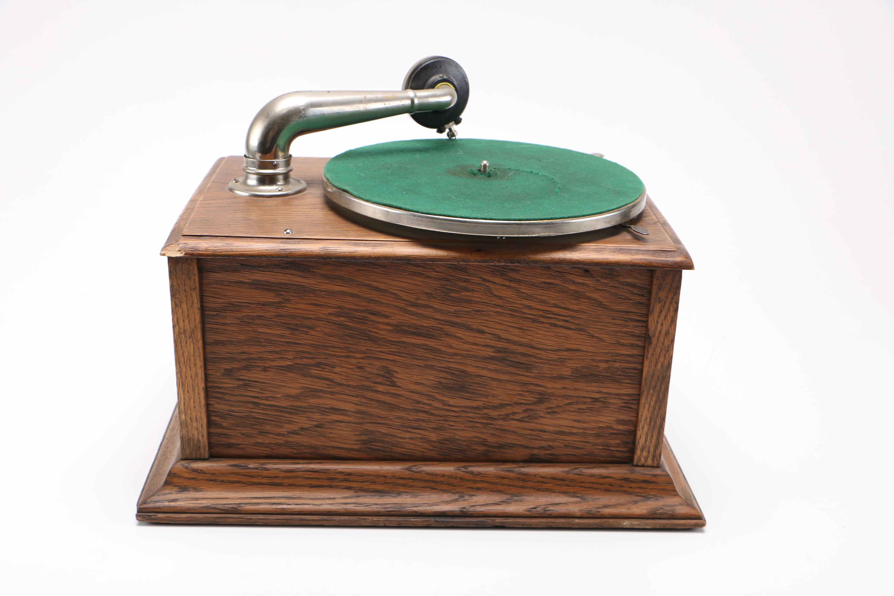 Vintage Silvertone Phonograph