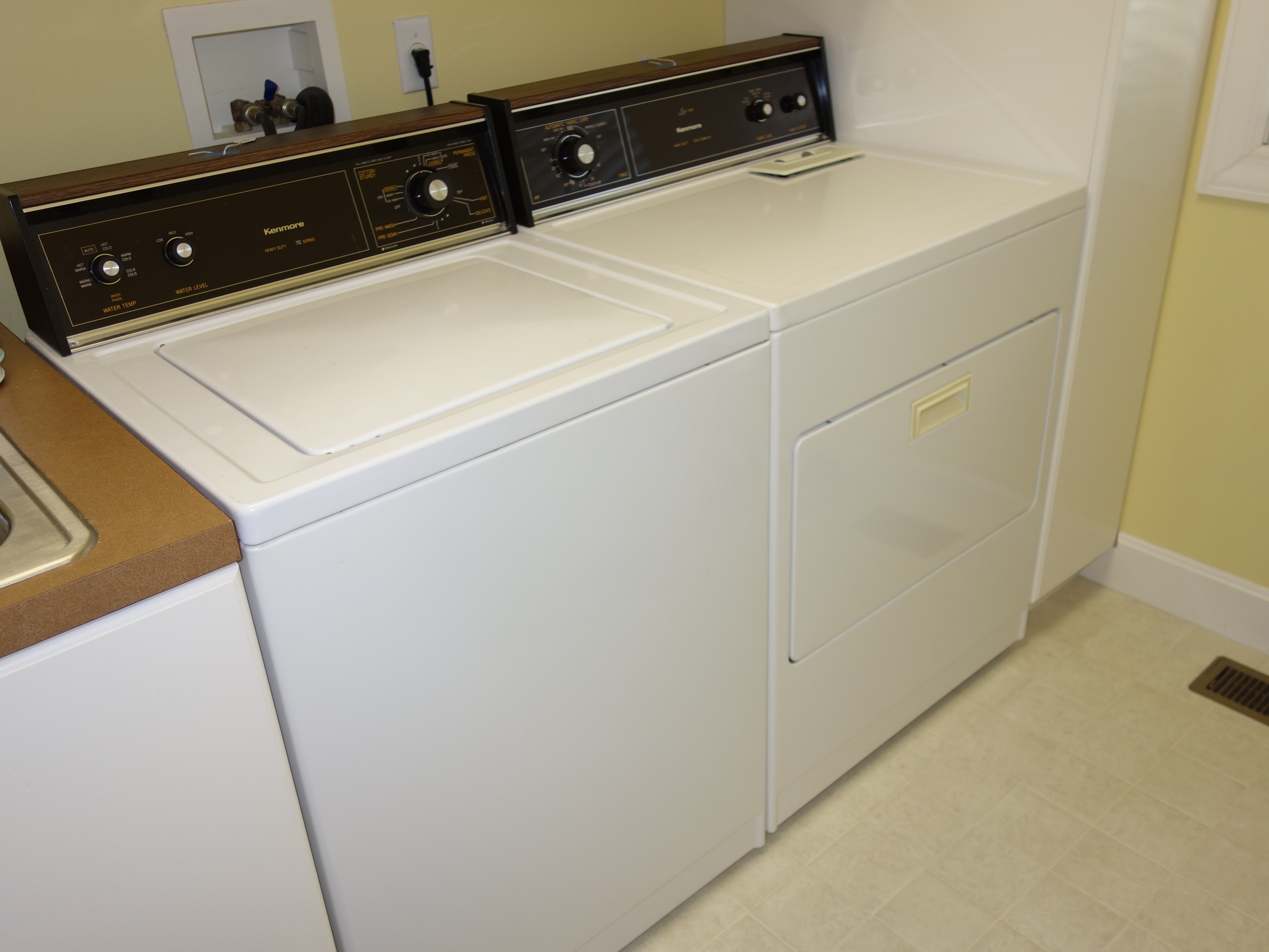 Kenmore Heavy Duty 70 Series Washing Machine & Kenmore Dryer
