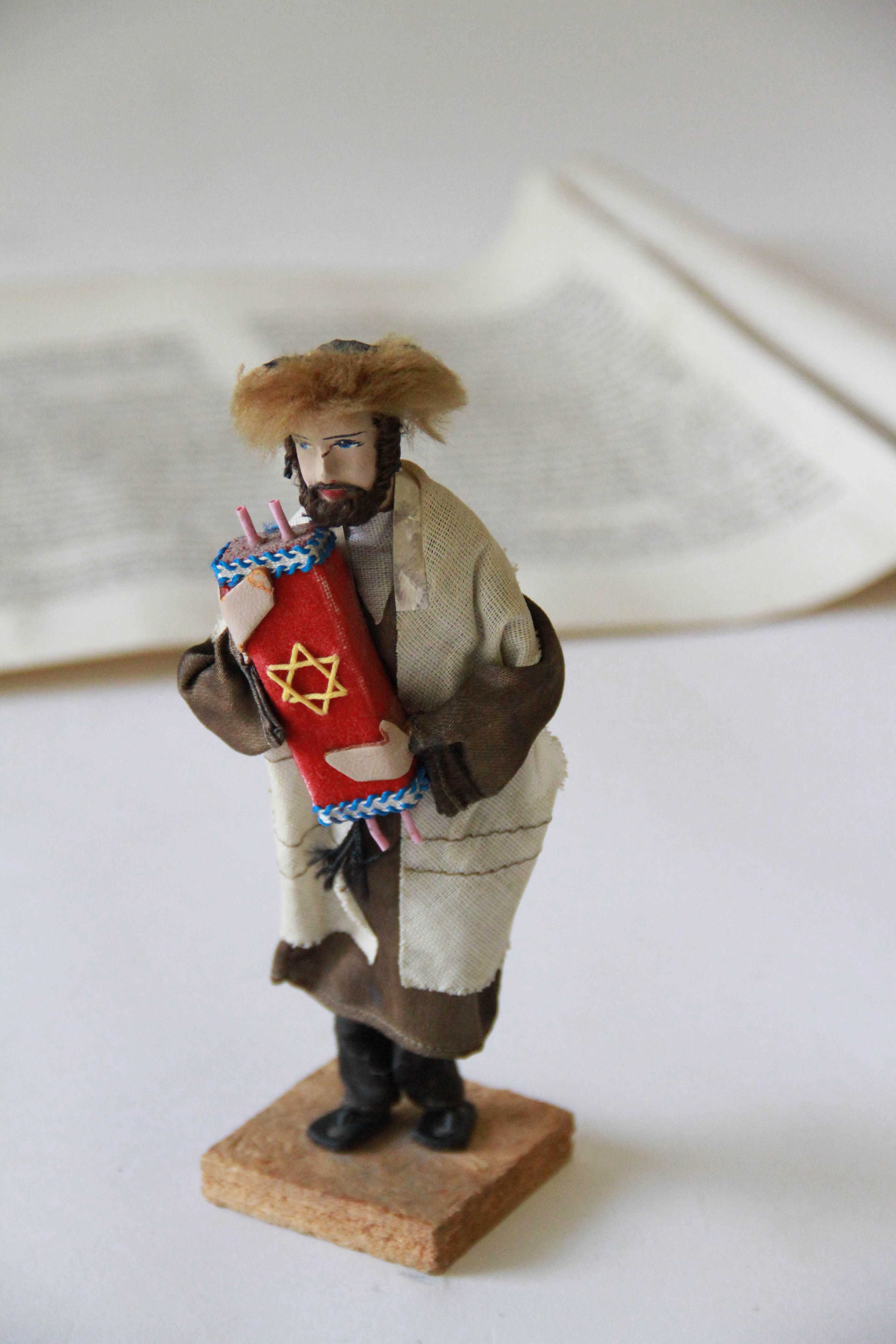 Assorted Vintage Judaica Items