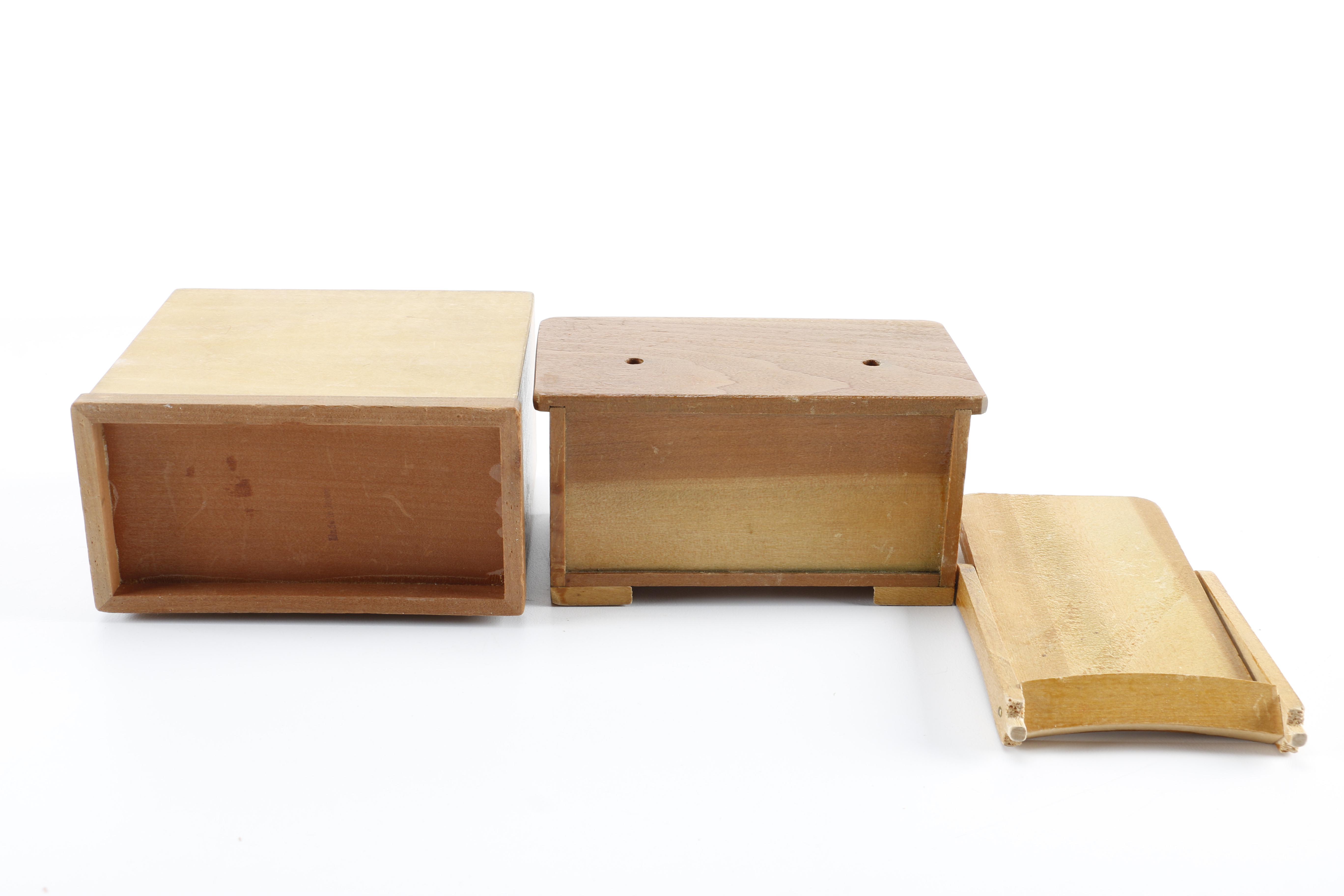 Miniature Doll Furniture and Accessories