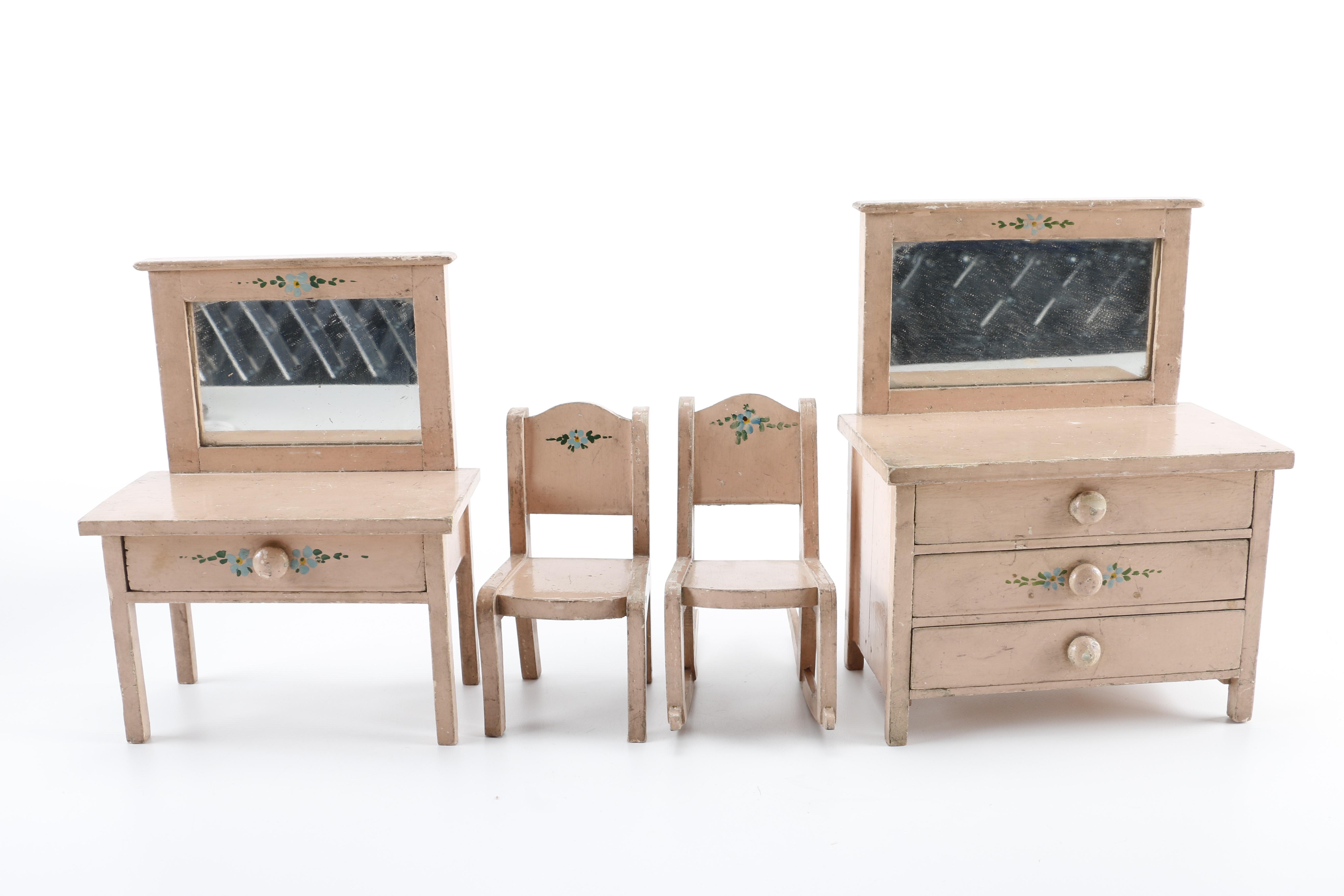 Miniature Doll Furniture and Accessories