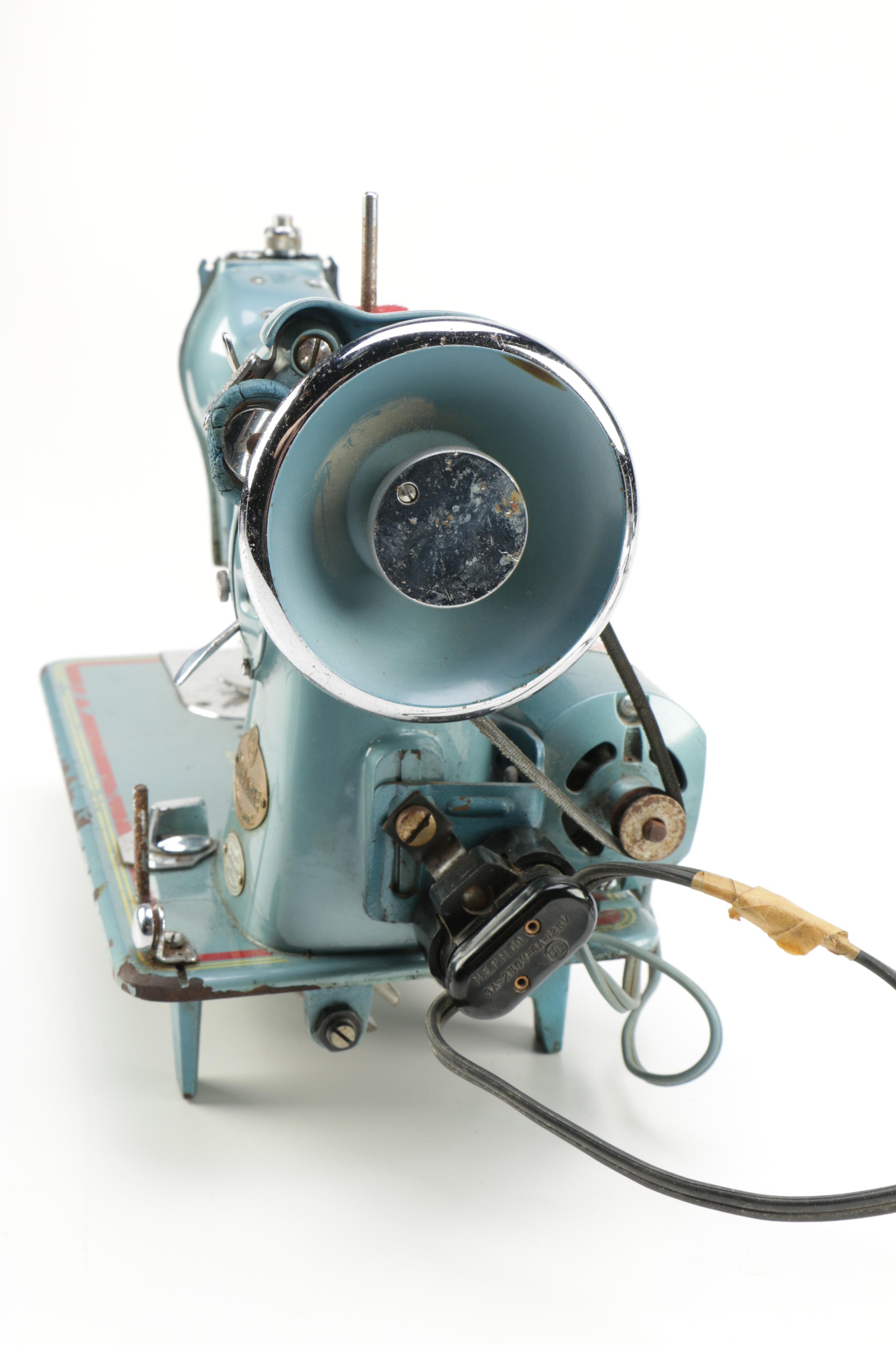 Remington Deluxe Vintage Electric Sewing Machine