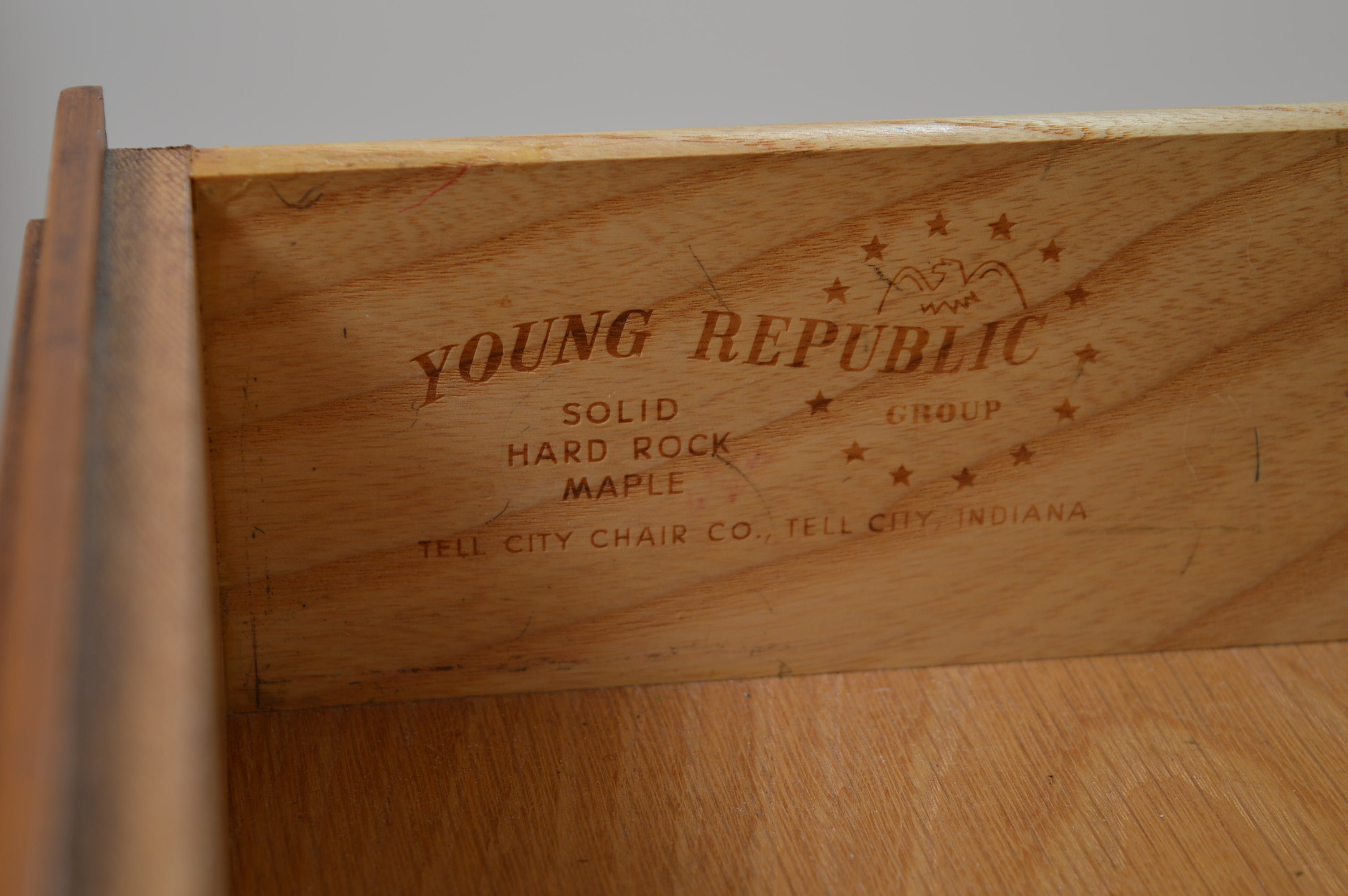 Tell City Young Republic Rock Maple Corner Console Table