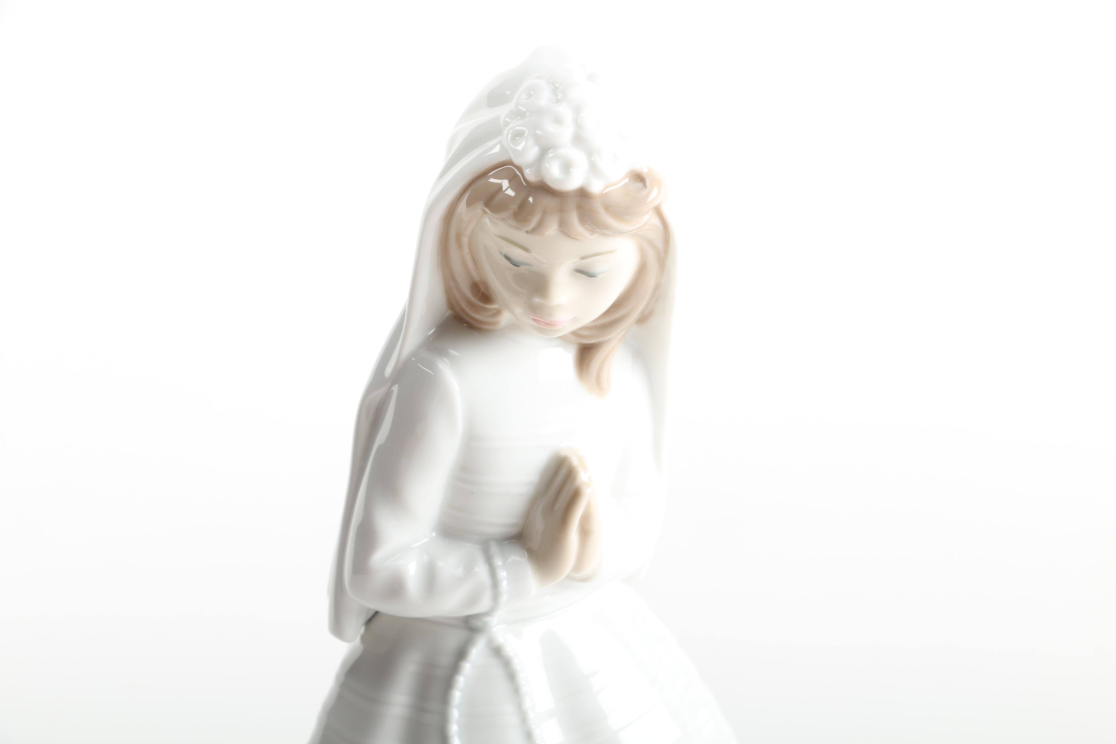 "Girl Praying" Porcelain Figurine by NAO Lladró