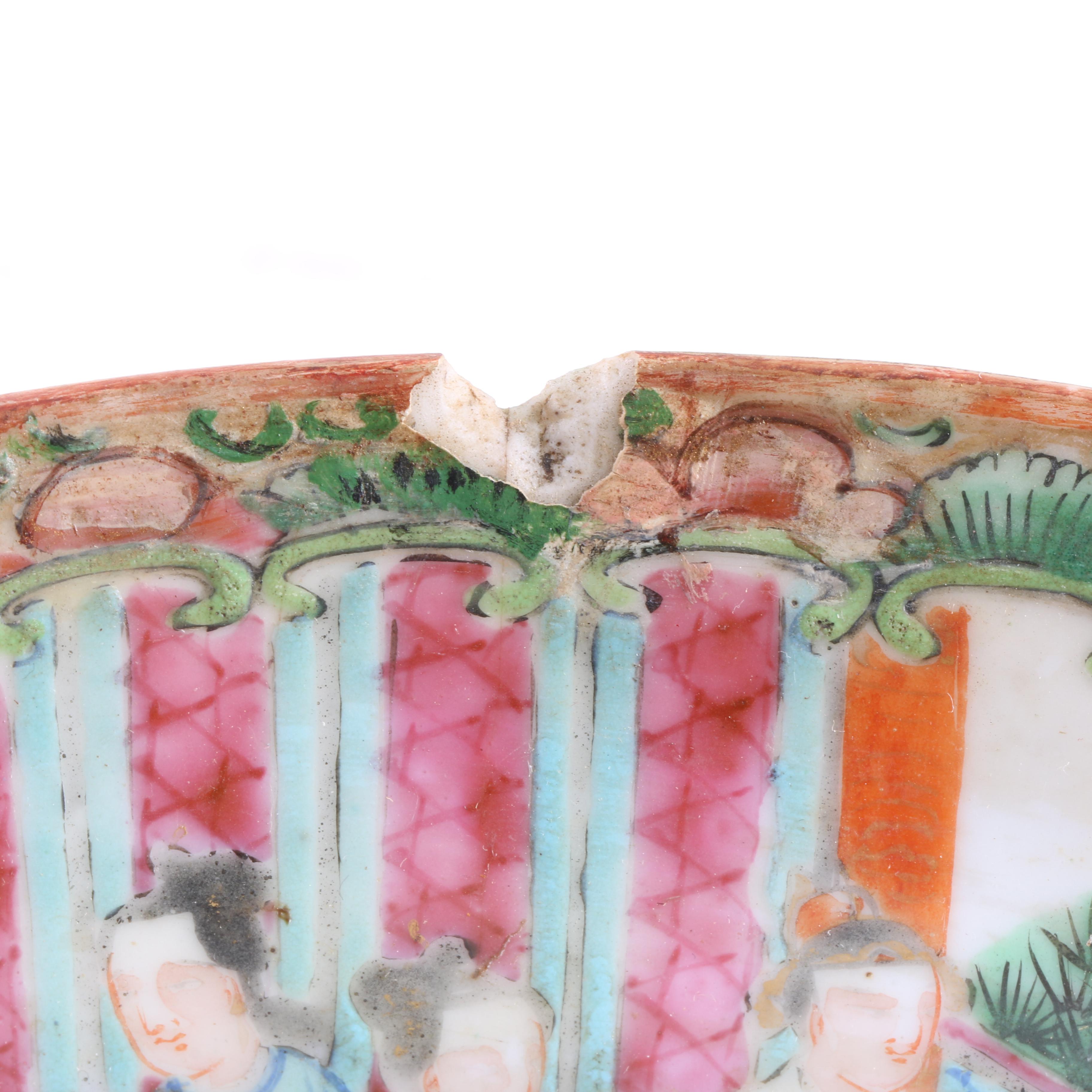 Chinese Rose Medallion Ceramic Tazza