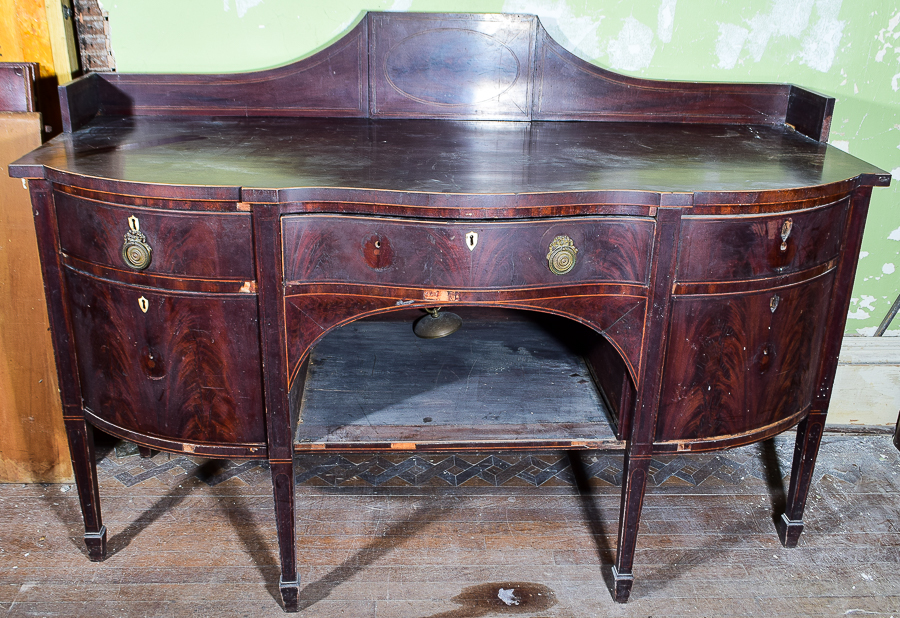 Federal Style Flame Mahogany Serpentine Front Sideboard