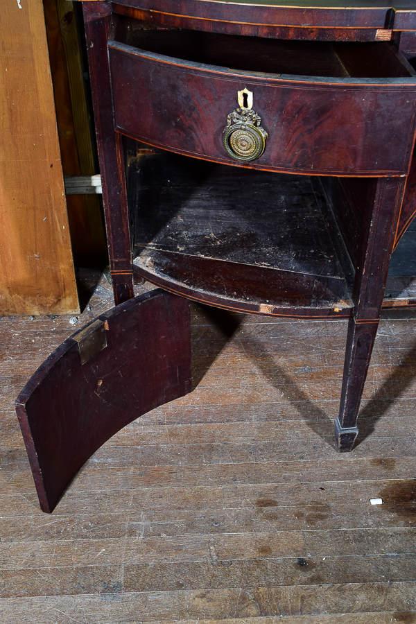 Federal Style Flame Mahogany Serpentine Front Sideboard