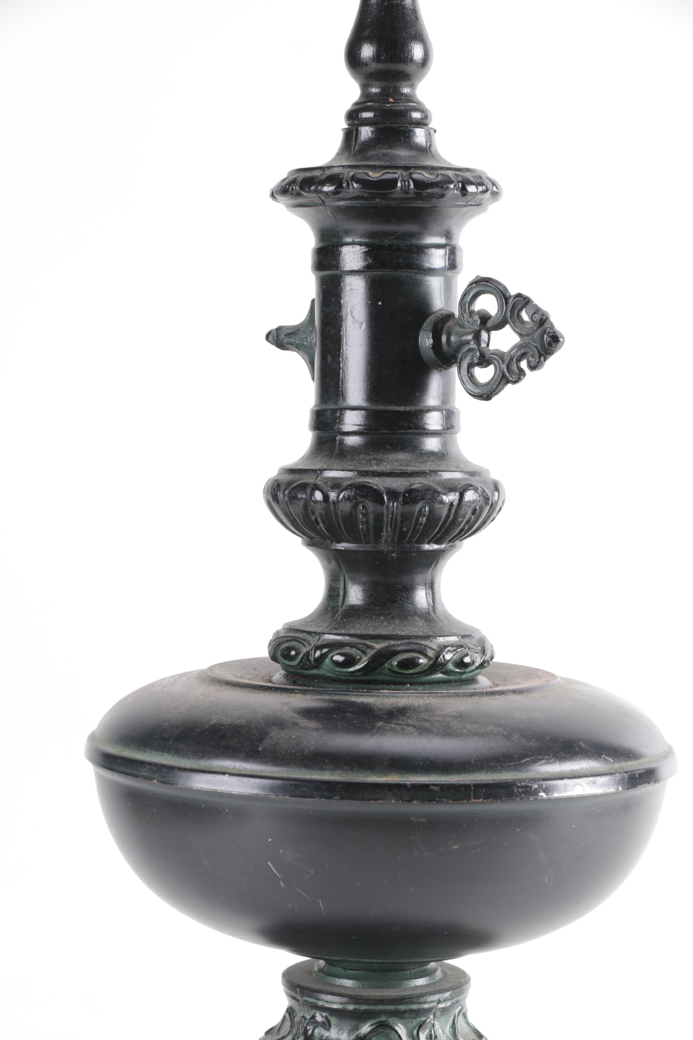 Metal Lamp with Foliate Design