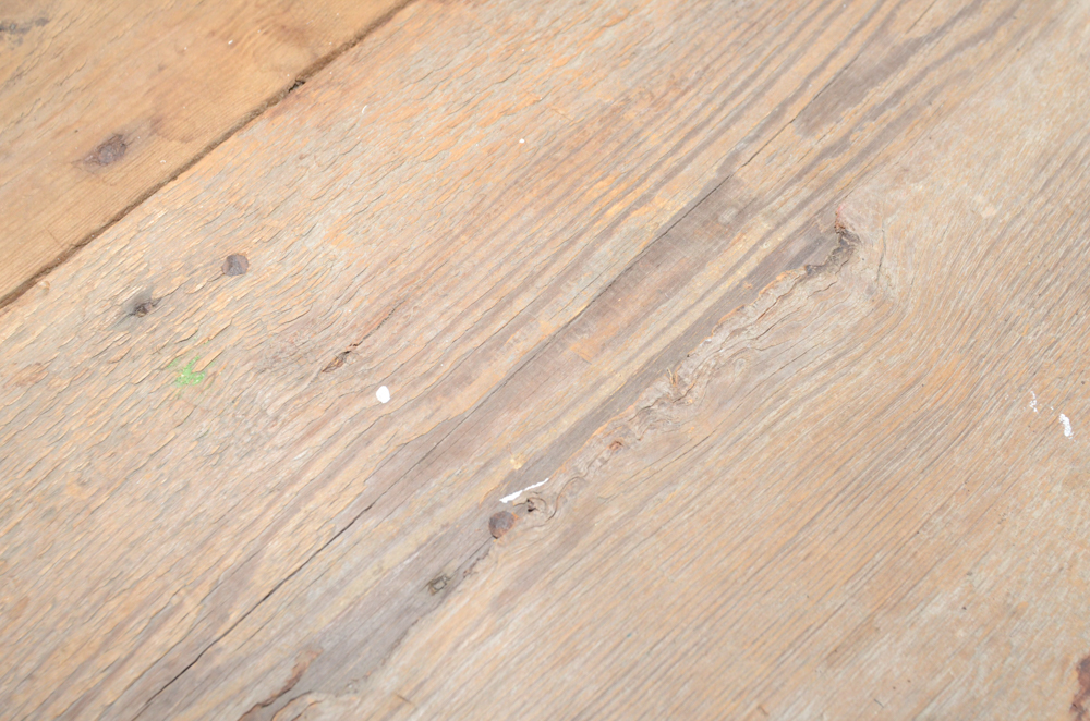 Antique Pine Farm Style Table