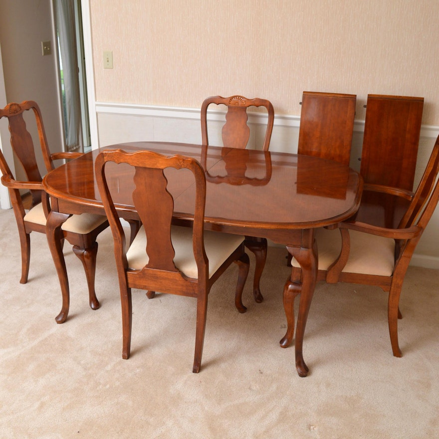 Queen Anne Style Dining Table and Chairs