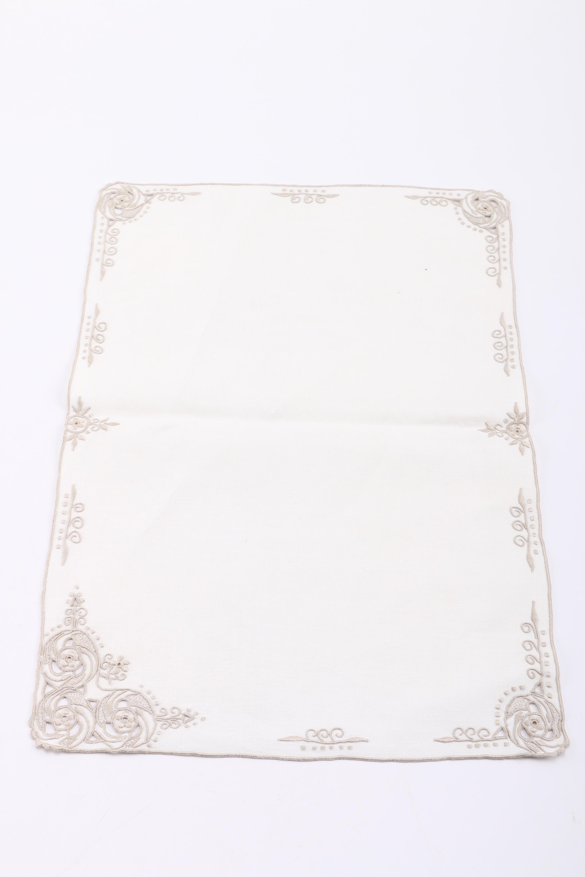 Vintage Linen Placemats and Napkins