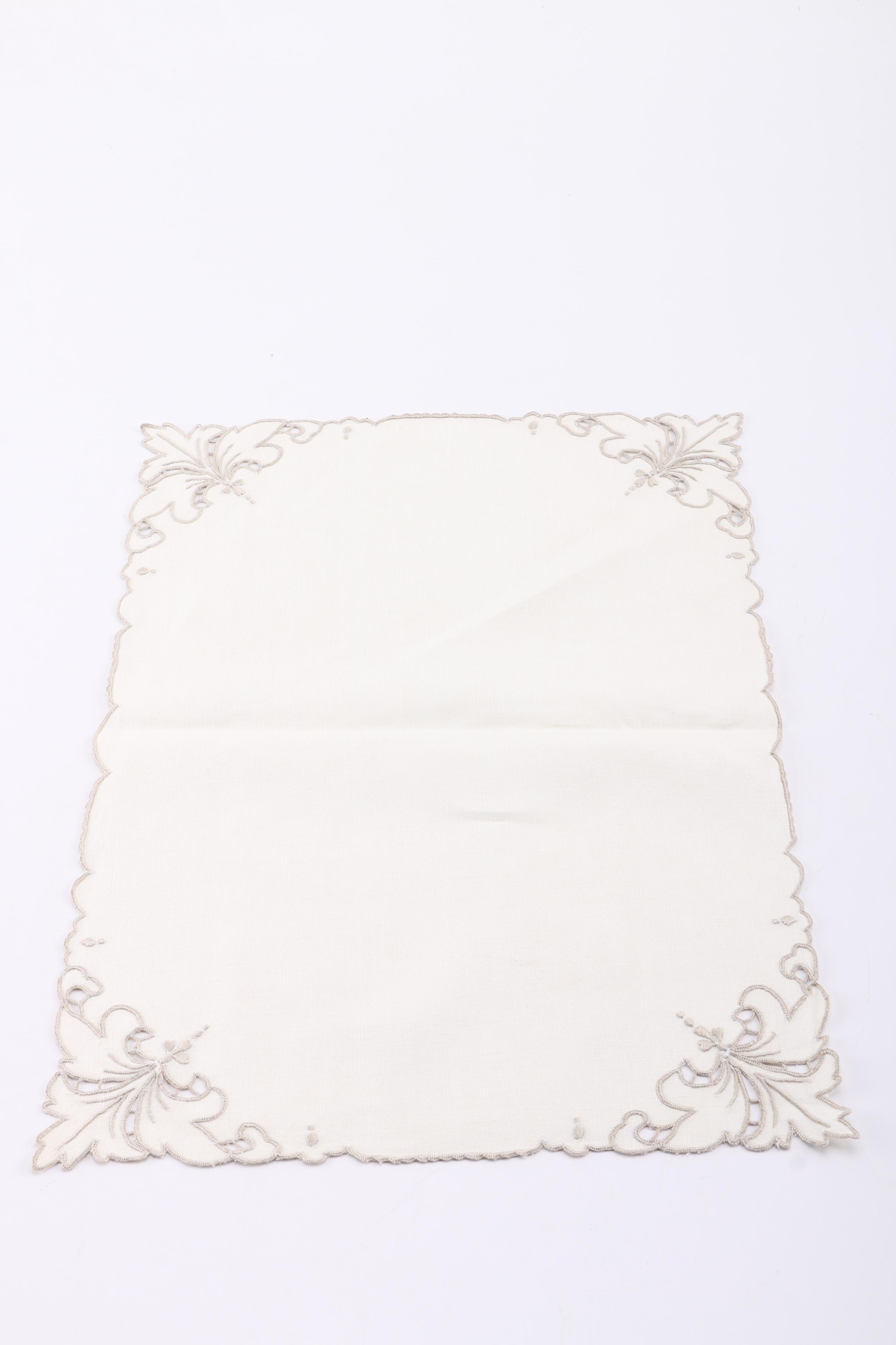 Vintage Linen Placemats and Napkins