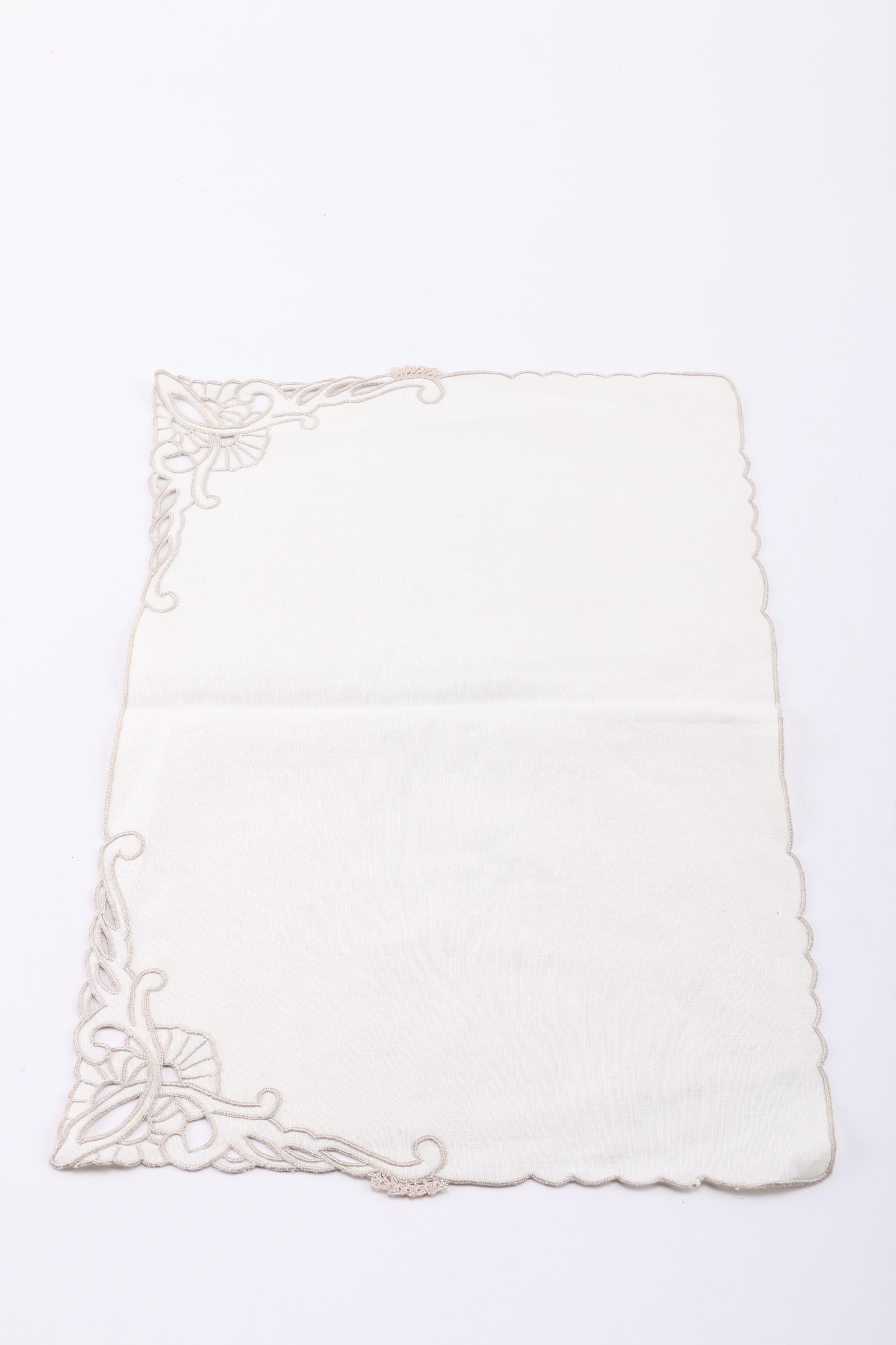 Vintage Linen Placemats and Napkins
