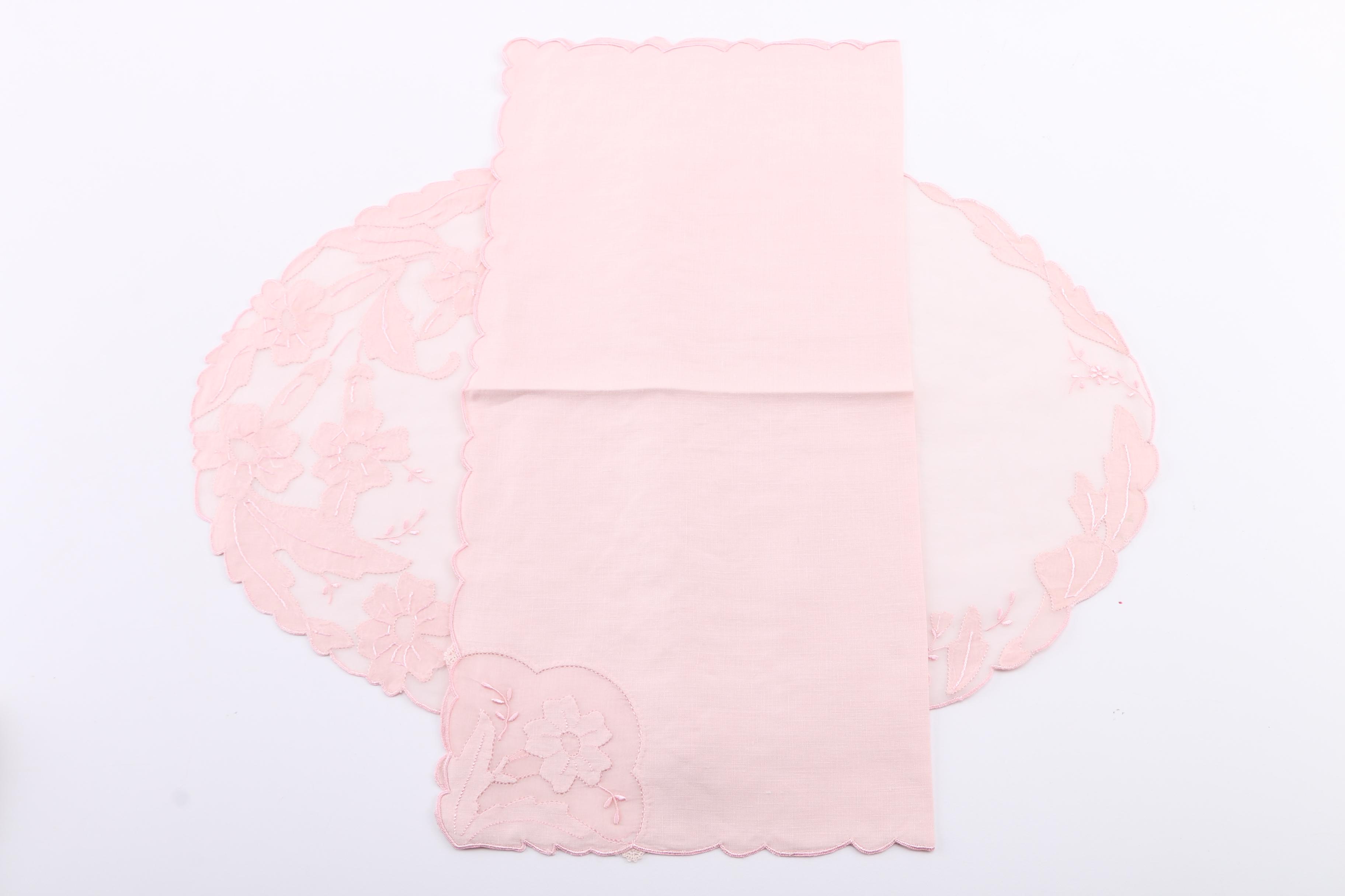 Vintage Linen Place Mats and Napkins