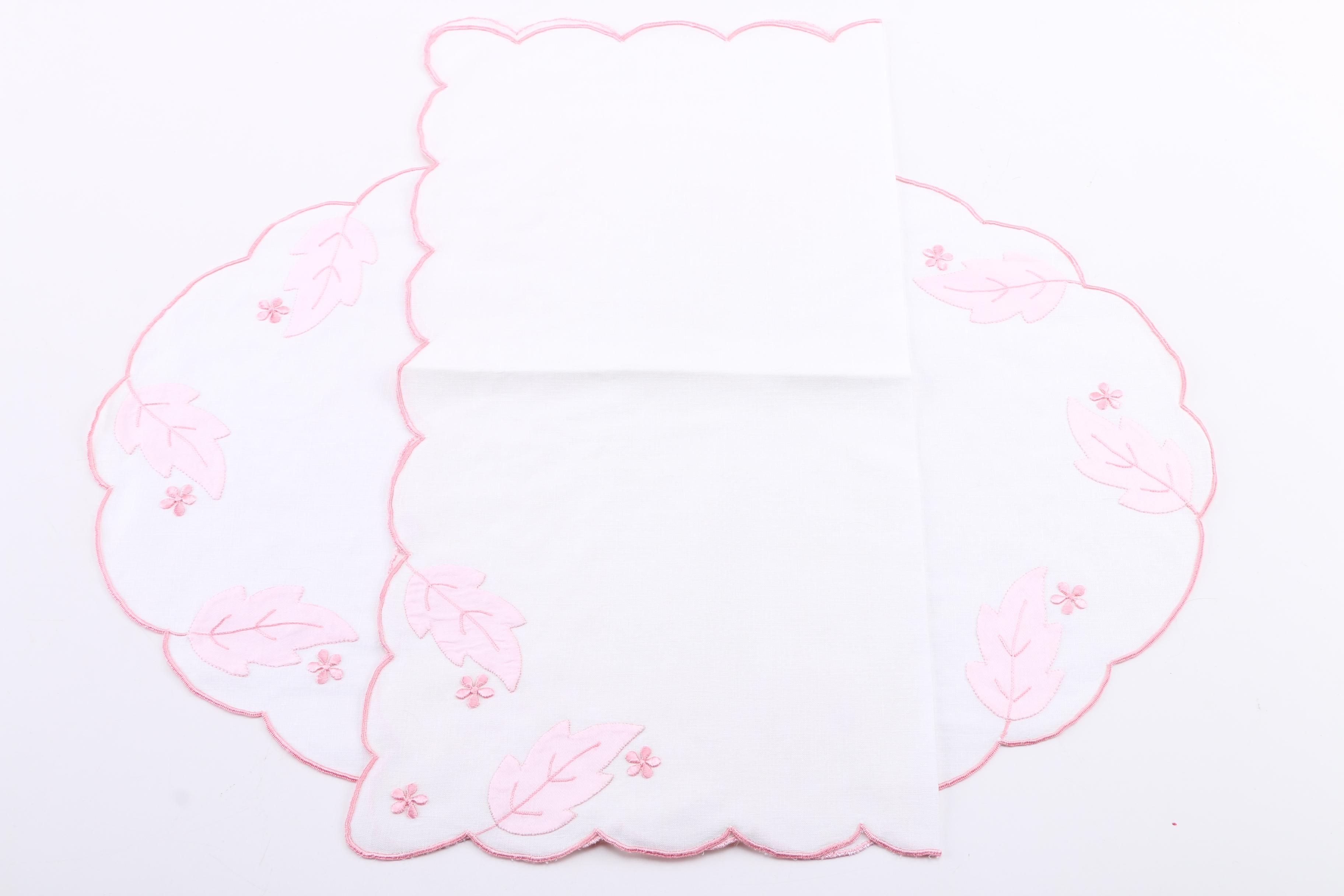 Vintage Linen Place Mats and Napkins