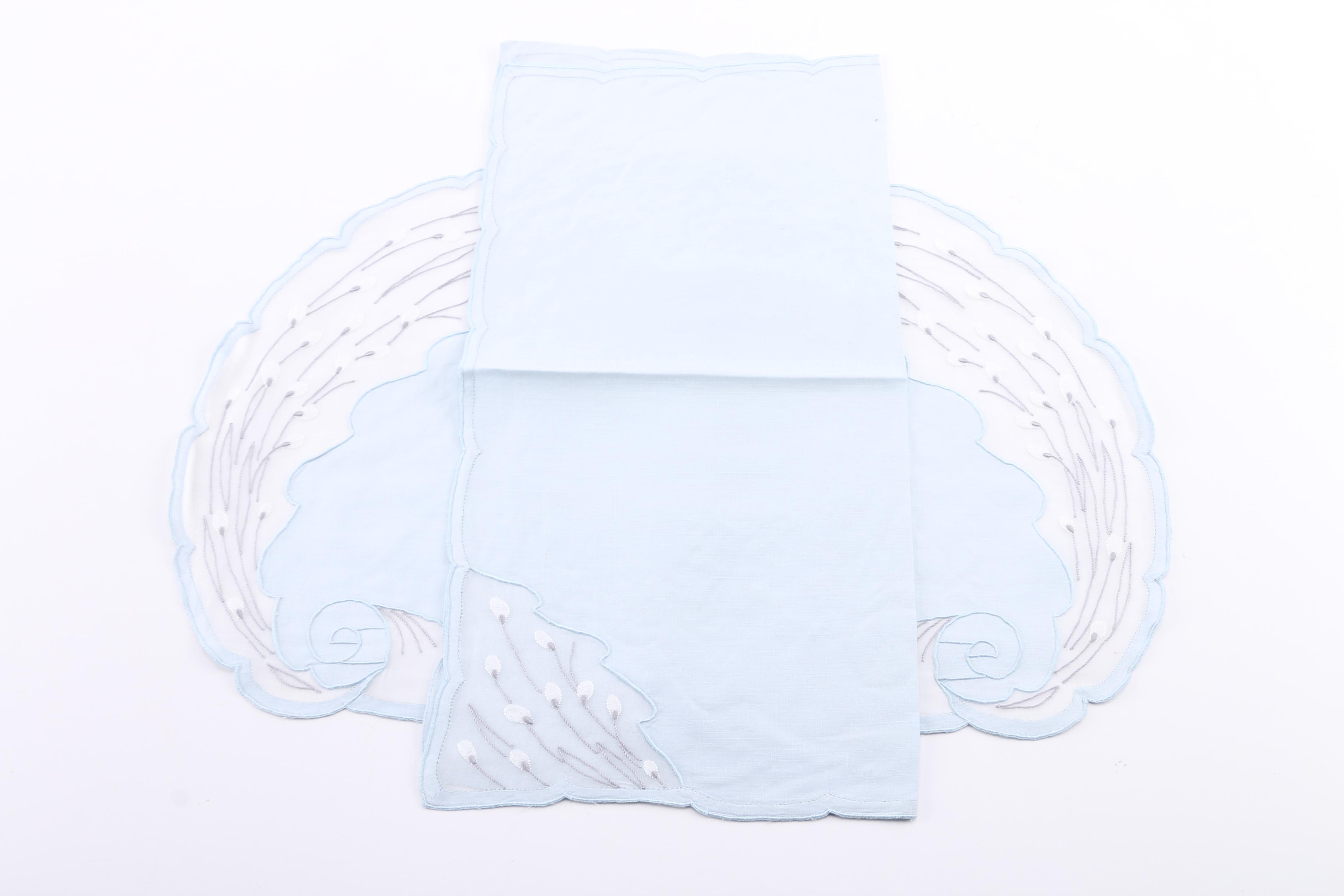Vintage Linen Place Mats and Napkins
