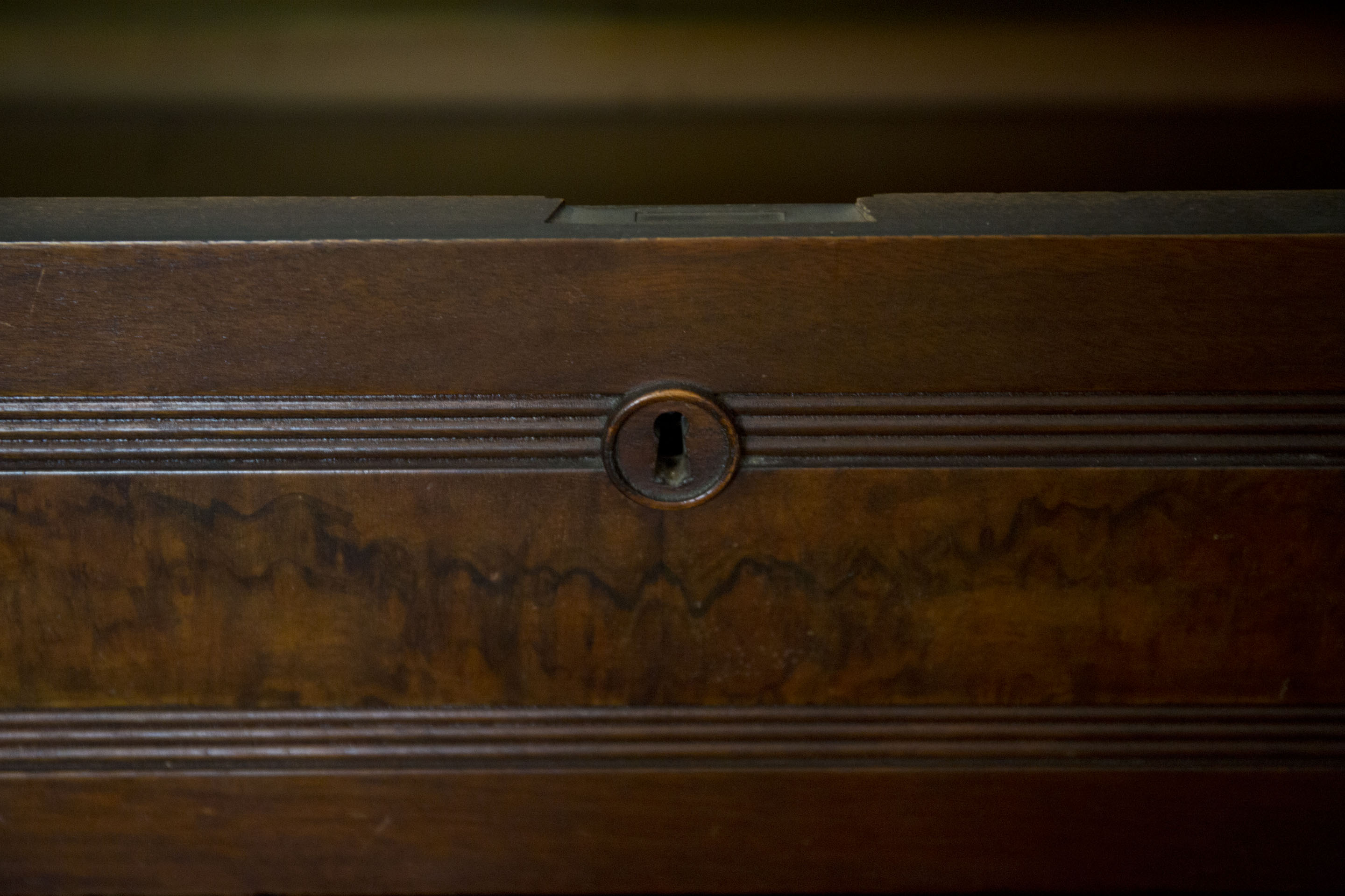 Mid 19th Century Eastlake Mahogany Vanity Dresser