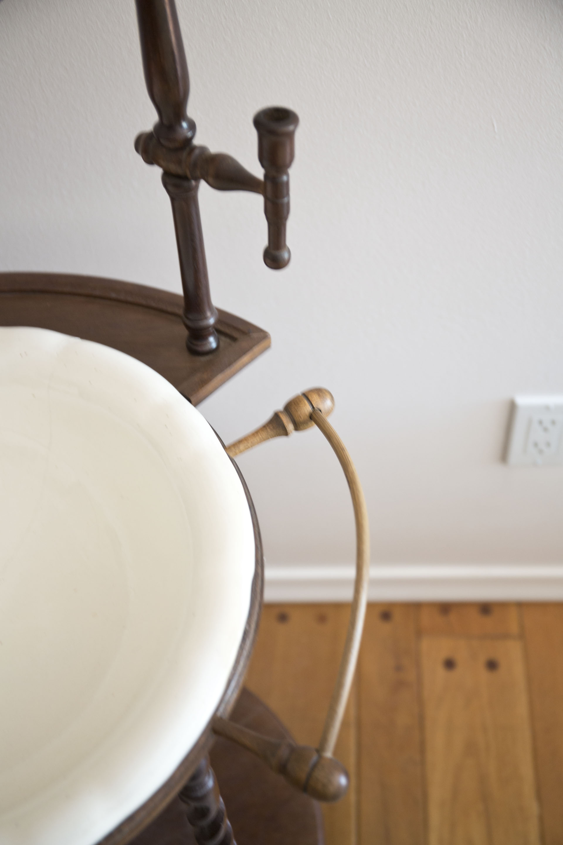 Victorian Style Wash Basin Stand with Ceramic Bowl