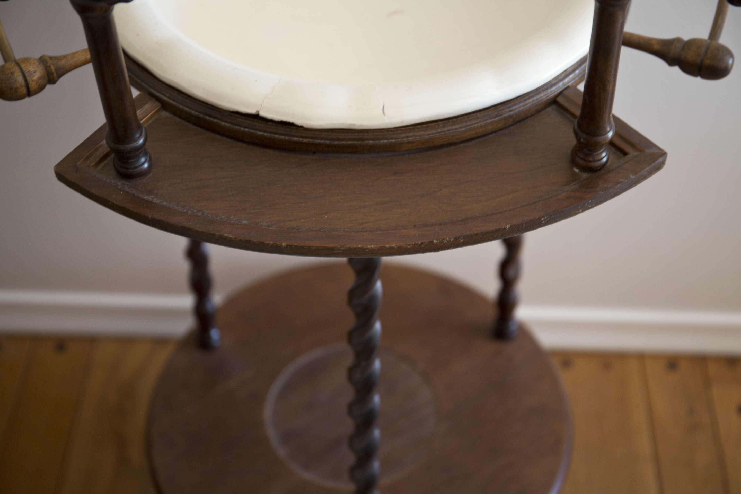 Victorian Style Wash Basin Stand with Ceramic Bowl