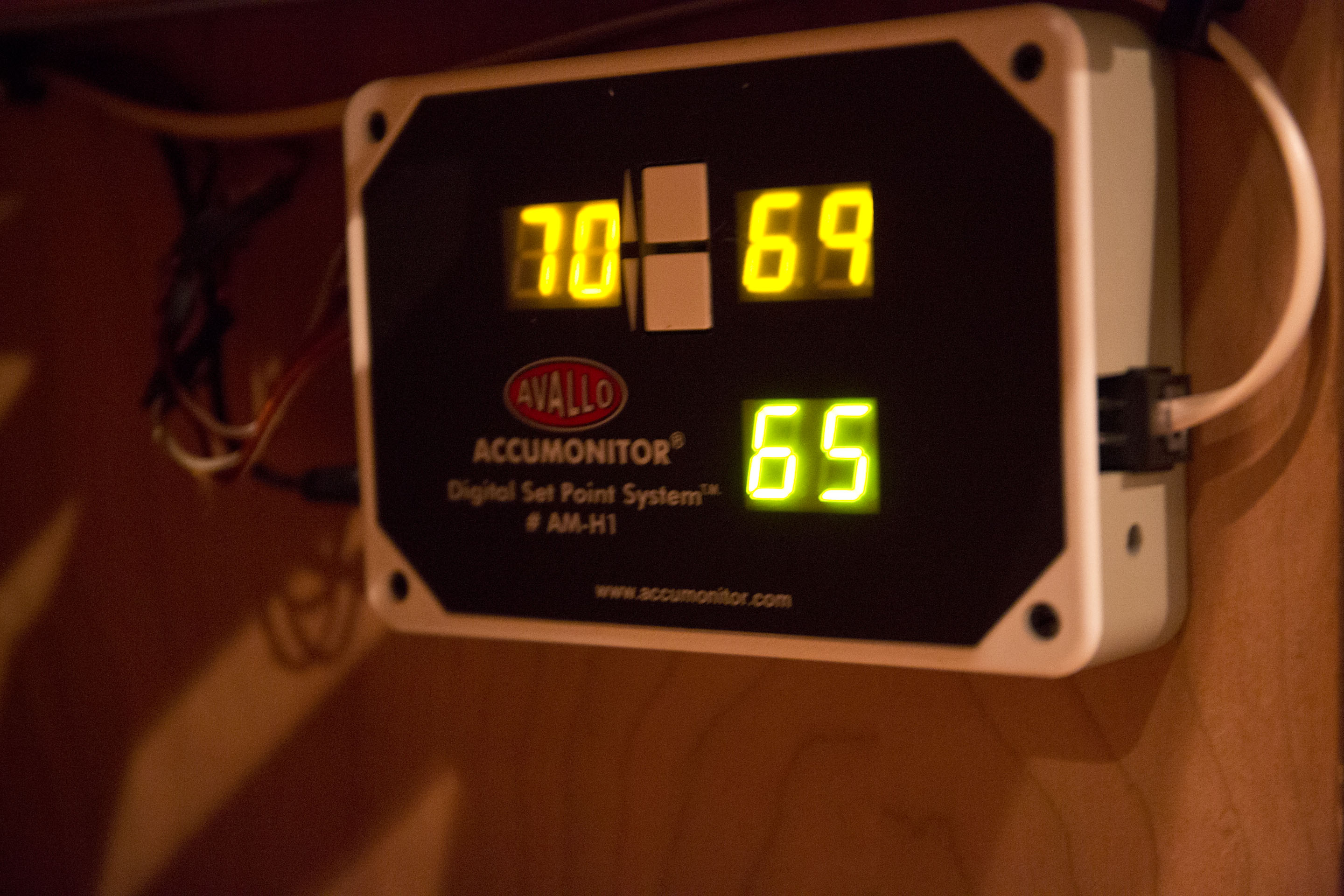 Humidor Storage Cabinet with Avallo Accumonitor