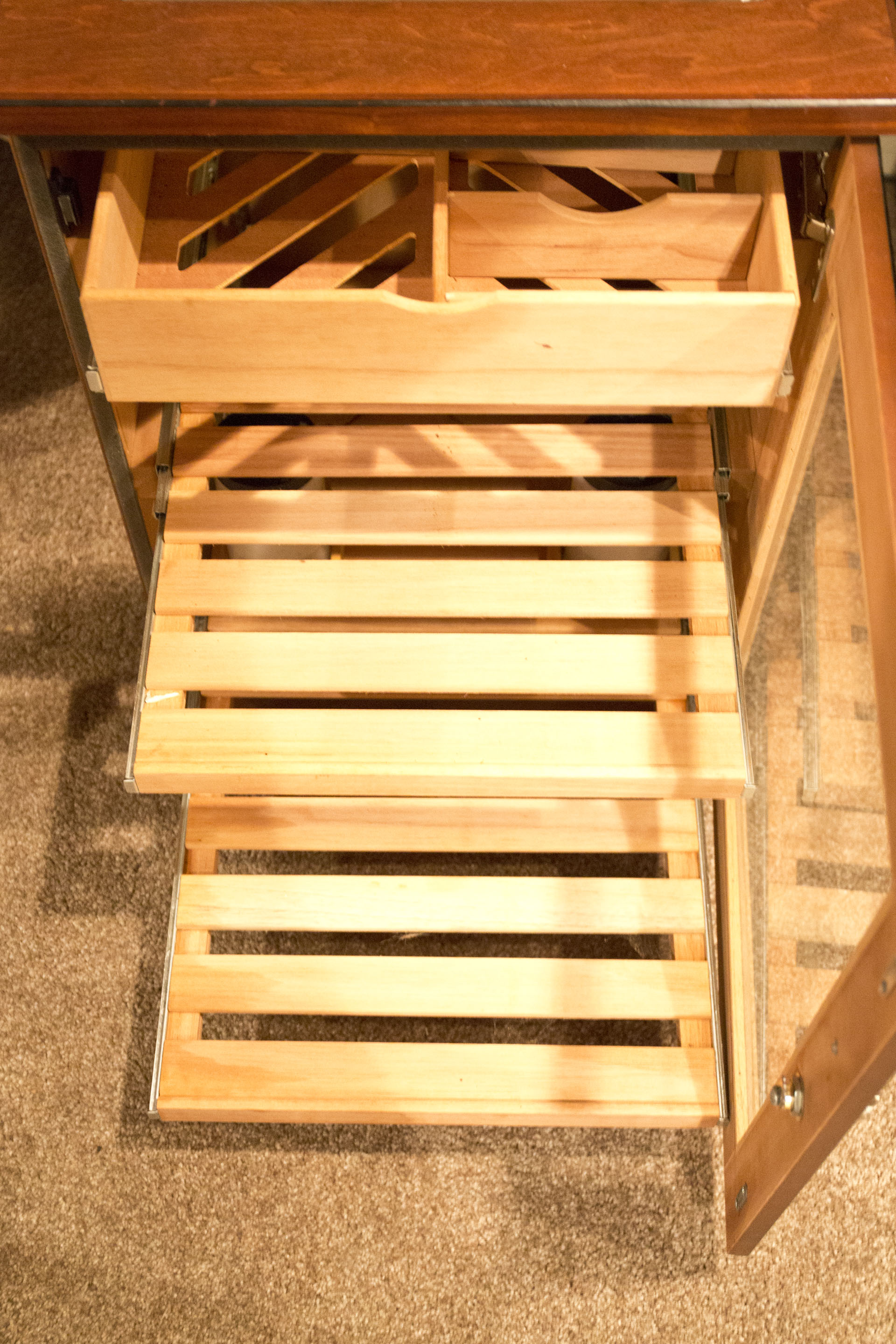 Humidor Storage Cabinet with Avallo Accumonitor