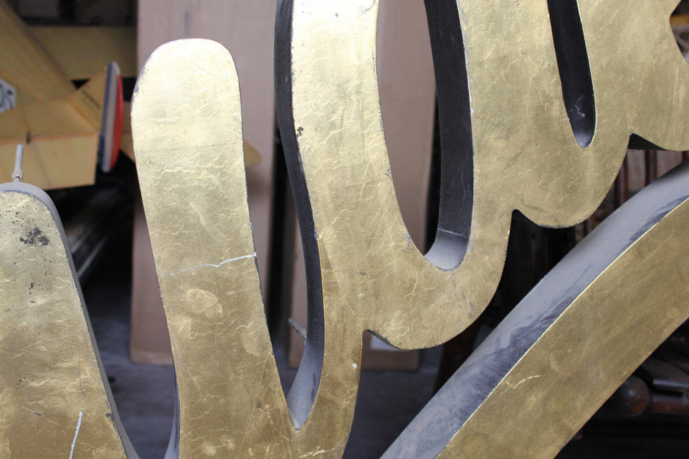 Clyde's Restaurant Sign