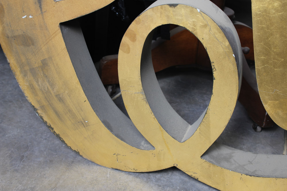 Clyde's Restaurant Sign