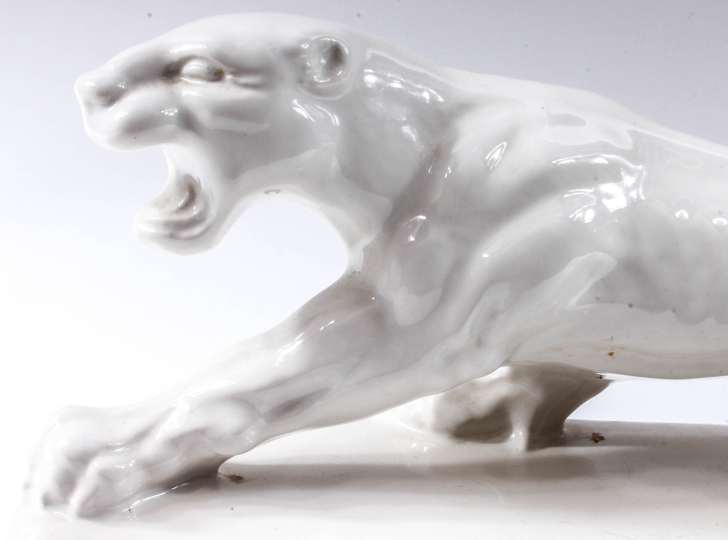 Vintage Kron Stalking White Panther Ceramic TV Lamp