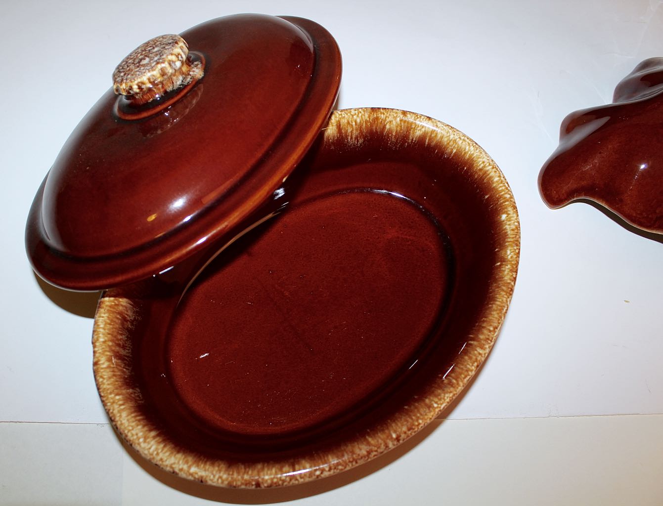 HULL USA Brown Drip Dinnerware