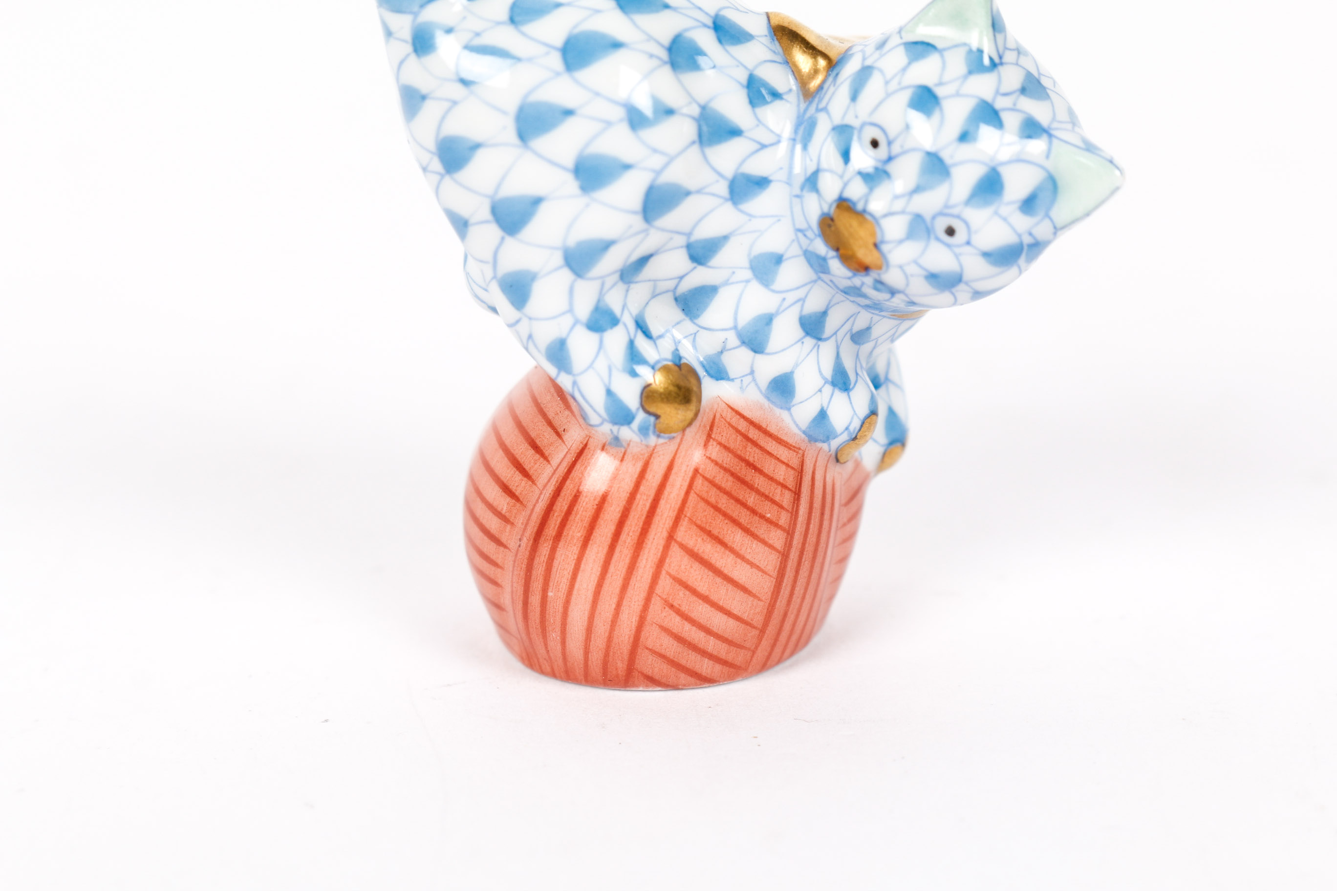 Herend Hungary Kitten With Yarn