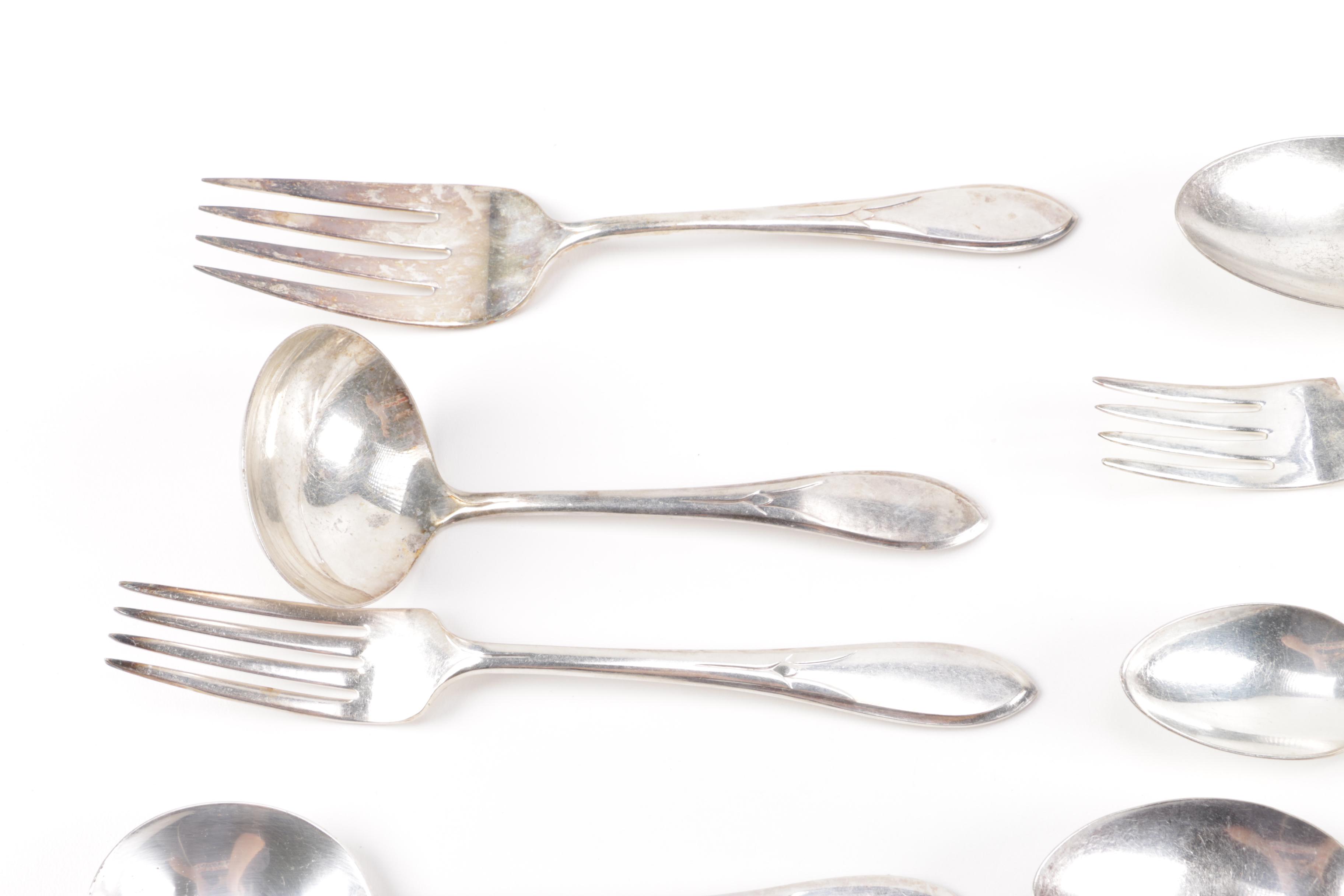 William Rogers Silver Plate Flatware Set