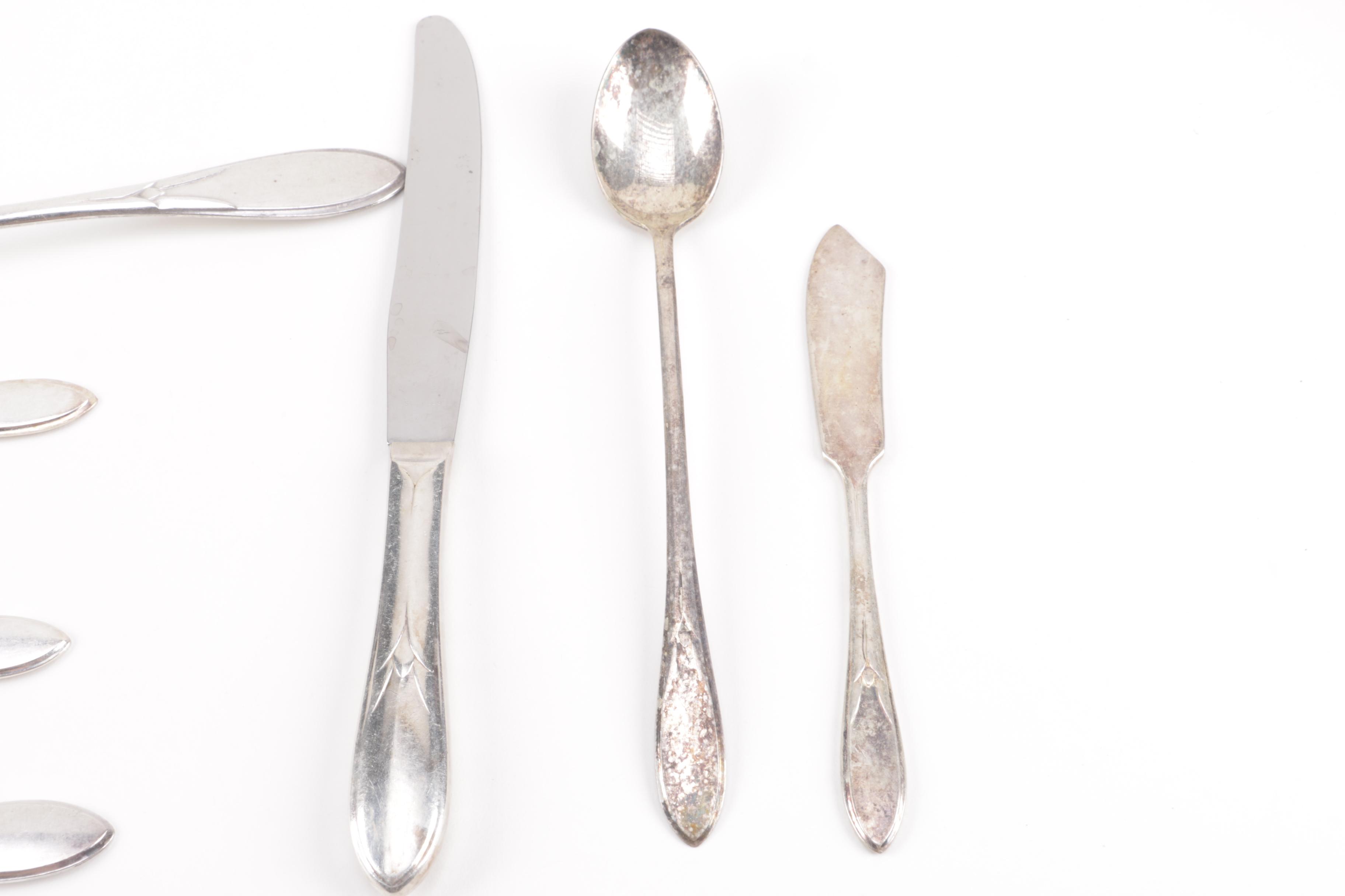 William Rogers Silver Plate Flatware Set