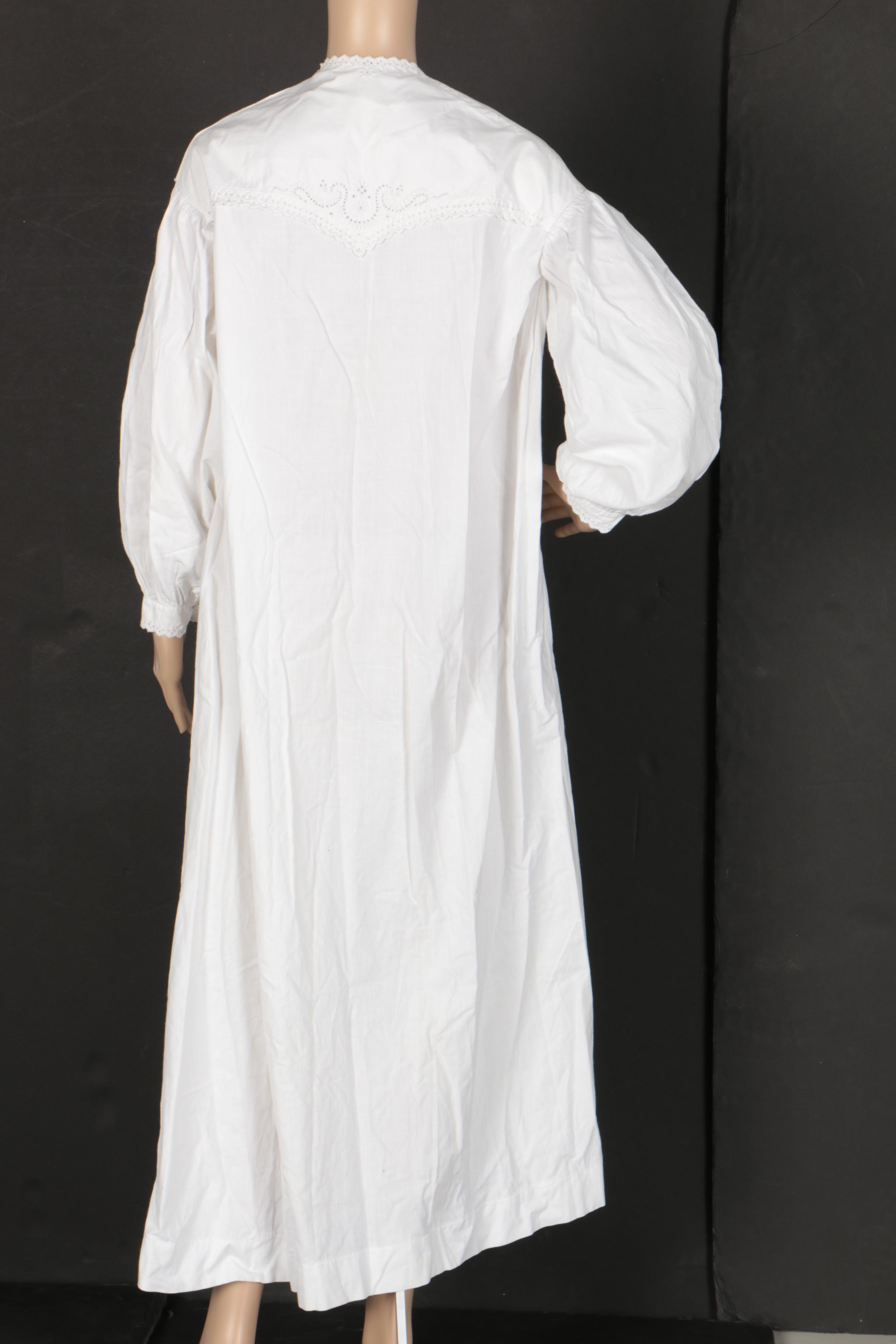 Vintage Nightgowns and a Scarf