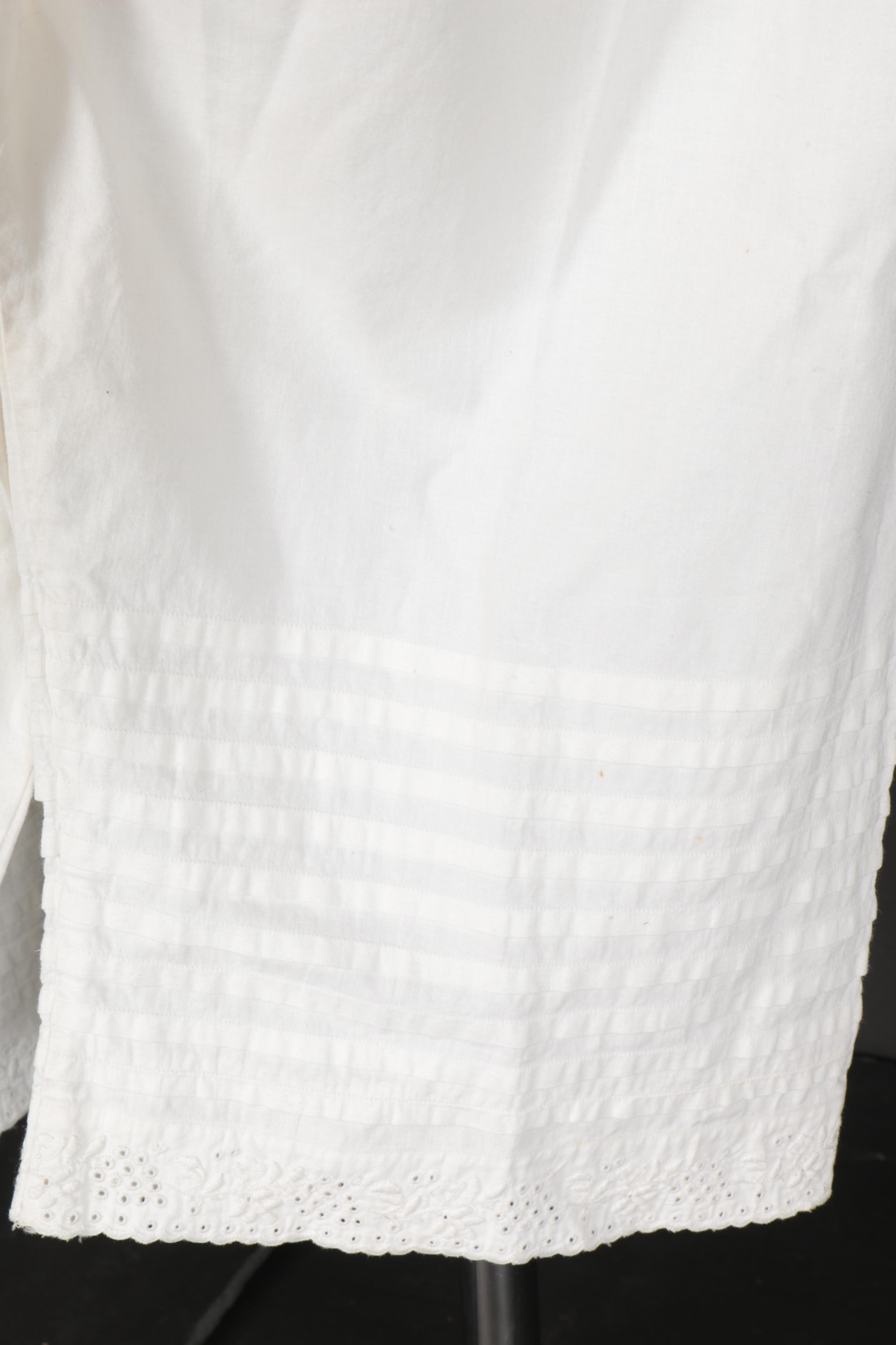 Vintage Nightgowns and a Scarf