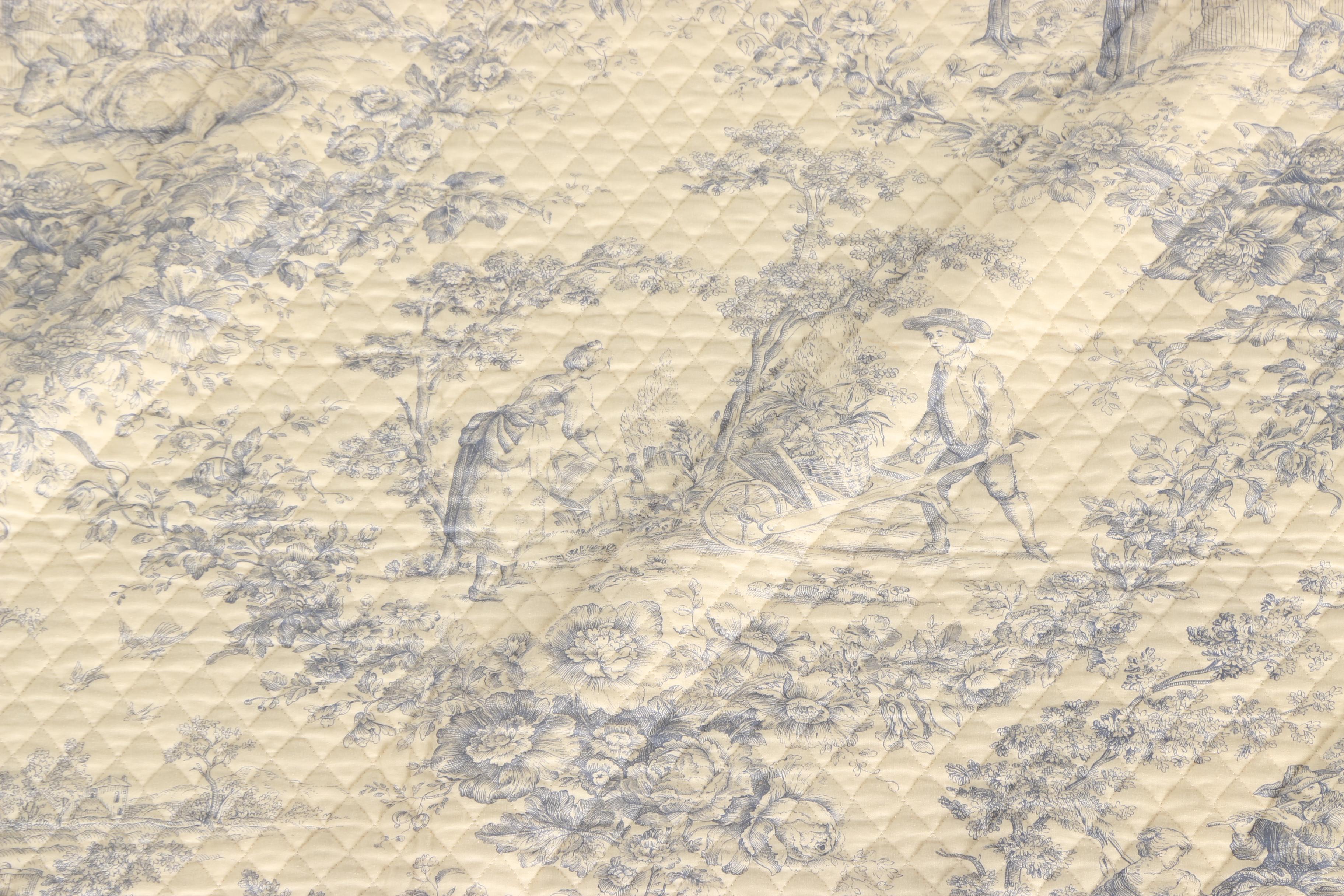 Le Cluny Quilted Tablecloth