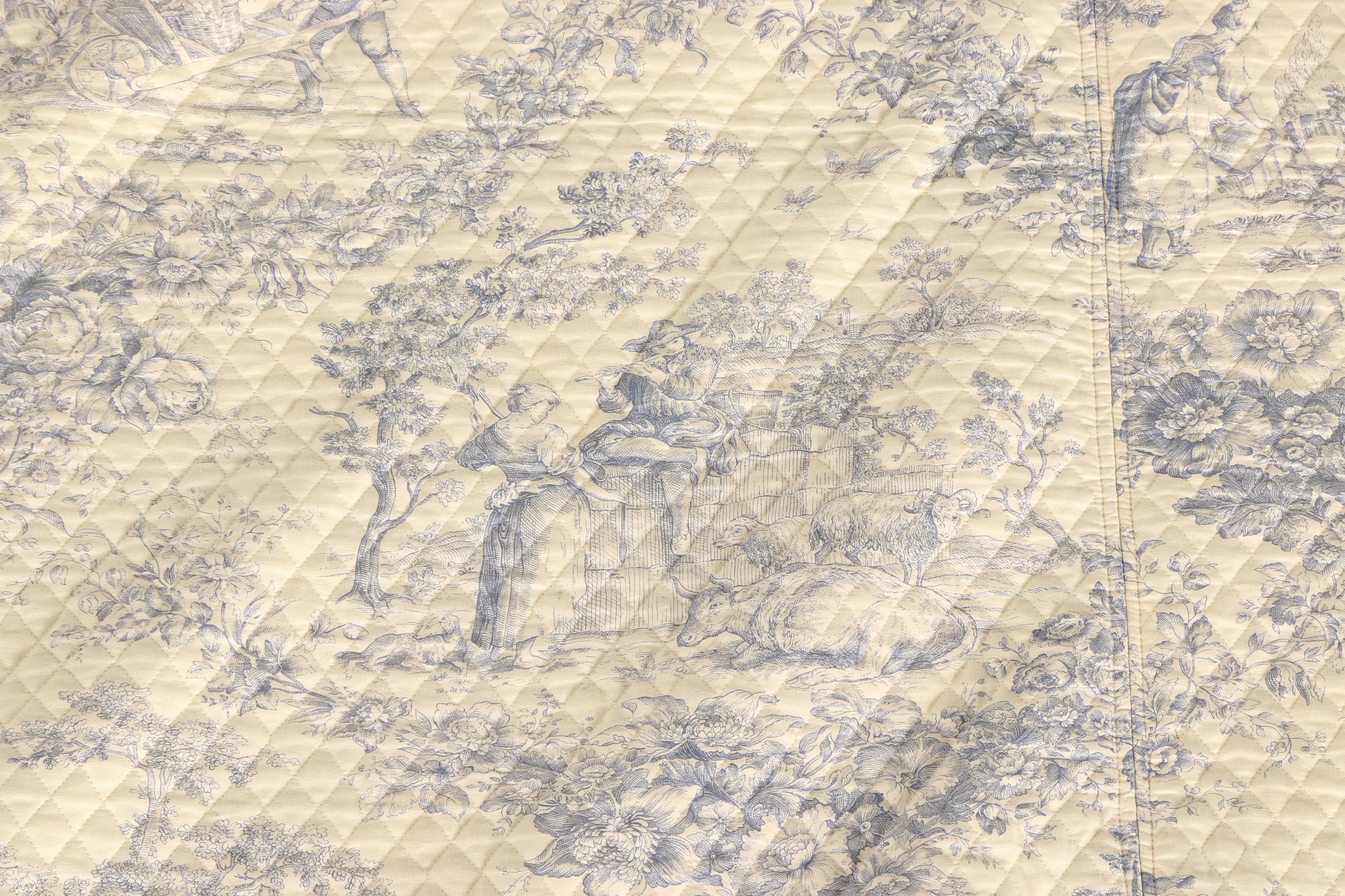 Le Cluny Quilted Tablecloth