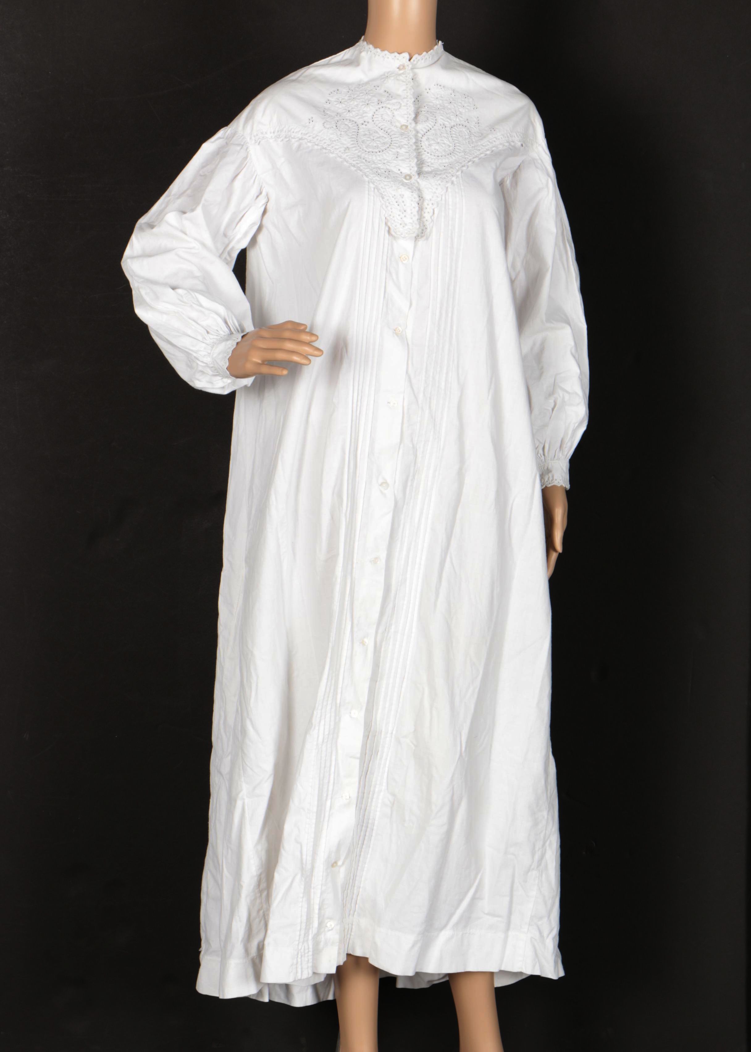 Vintage Nightgowns and a Scarf