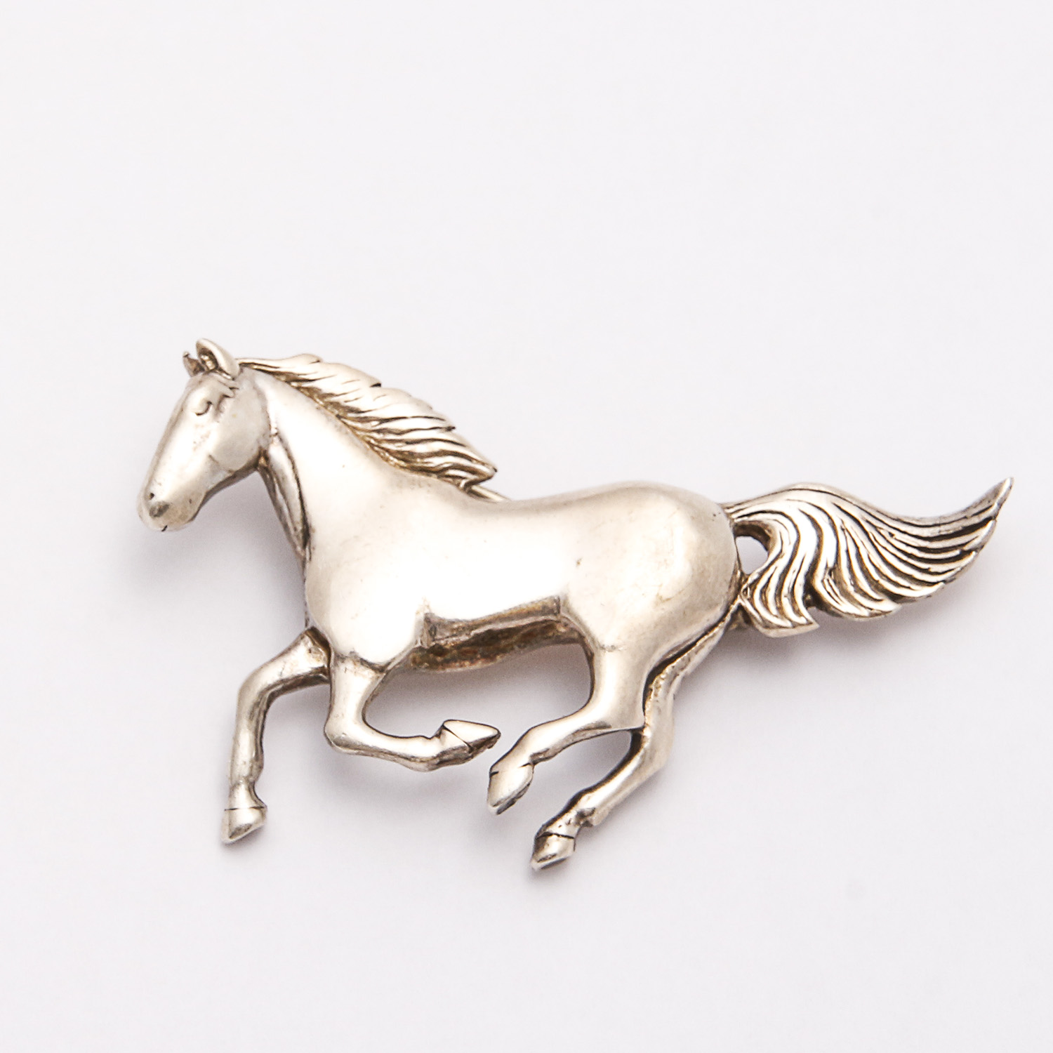 Sterling Silver Animal-Themed Jewelry Featuring Navajo Brooch