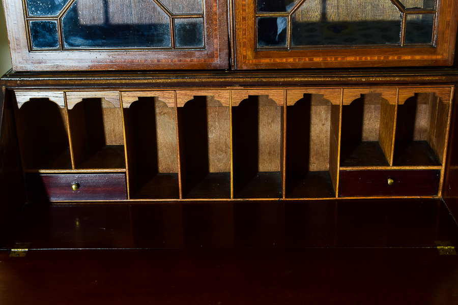 Vintage Hepplewhite Style Mahogany China Cabinet