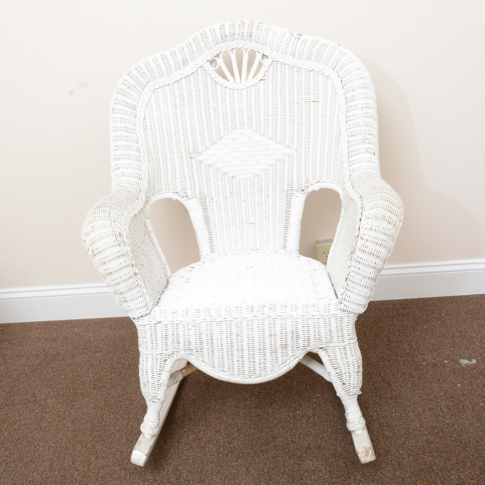 Vintage White Wicker Bedroom Set