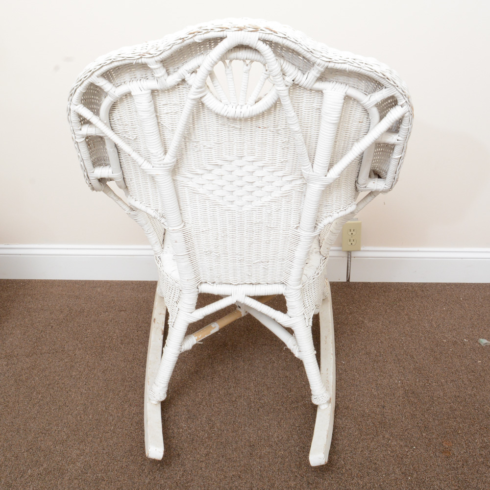 Vintage White Wicker Bedroom Set