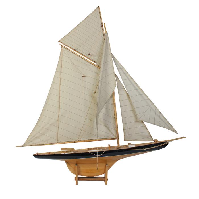 Model Pond Yacht of the 1901 "Columbia"