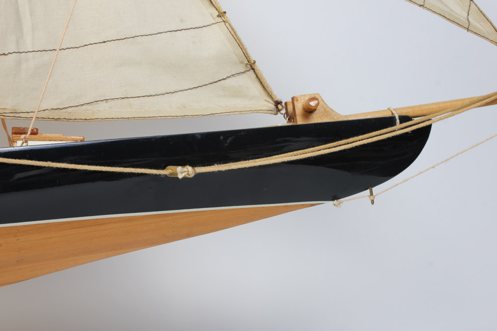Model Pond Yacht of the 1901 "Columbia"